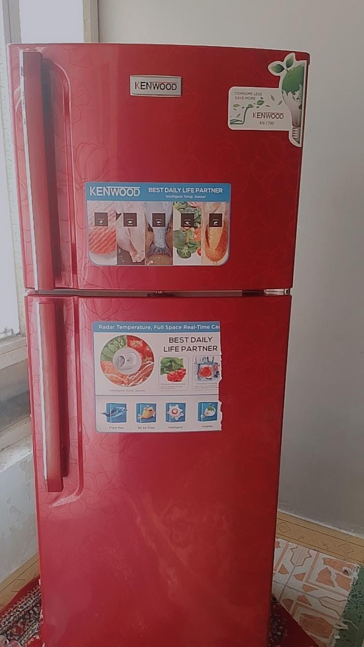 ثلاجه مستخدمه شي قليل جدا
٢٥٠  ***********
