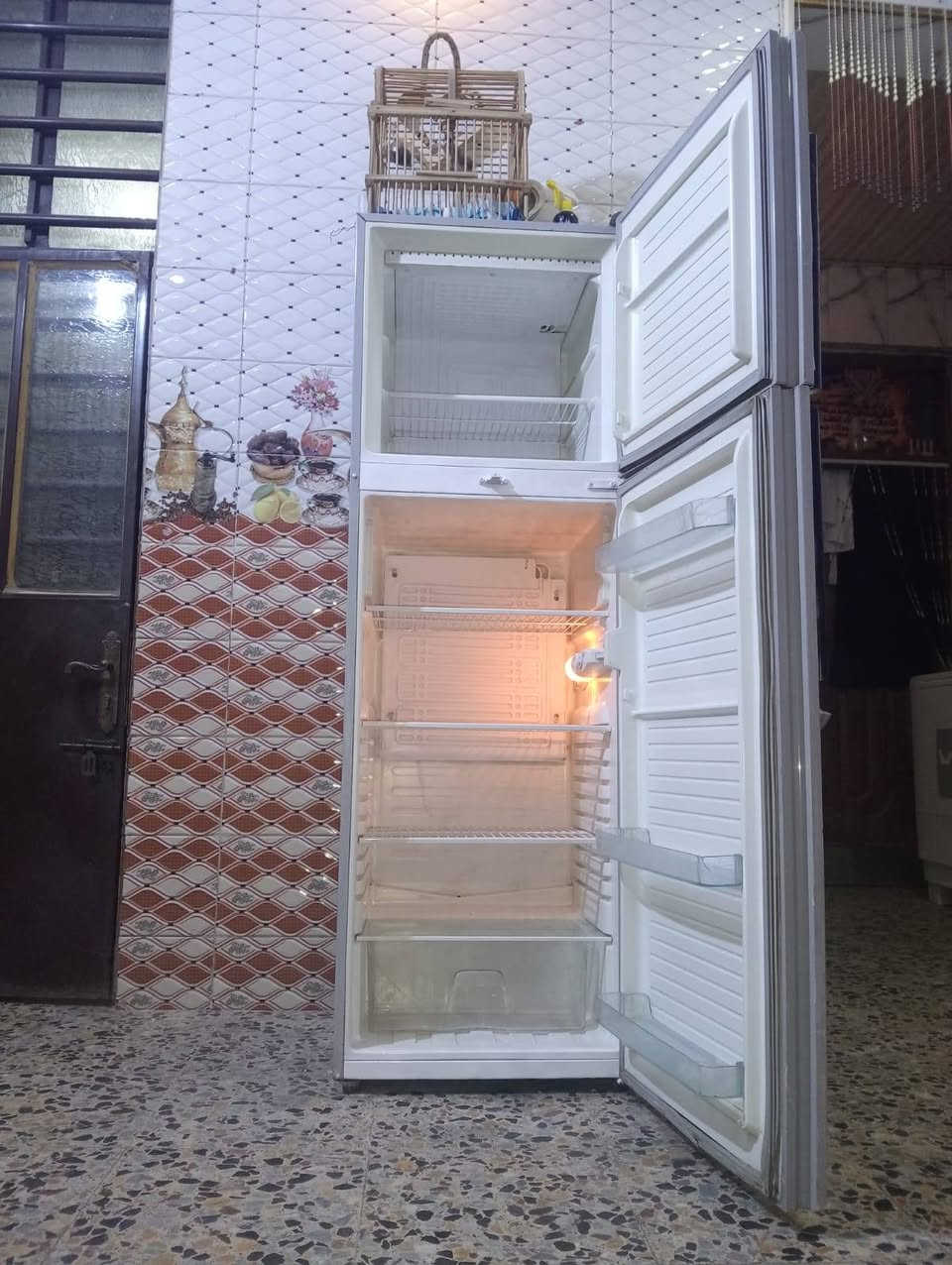 ثلاجة نضيفة جدا 18 قدم السعر 200 الشراي خاص يوجد توصيل


**إذا كنت صاحب هذا الإعلان وتريد حذفه لأي سبب، رجاءا أرسل رسالة إلى الدعم الفني**