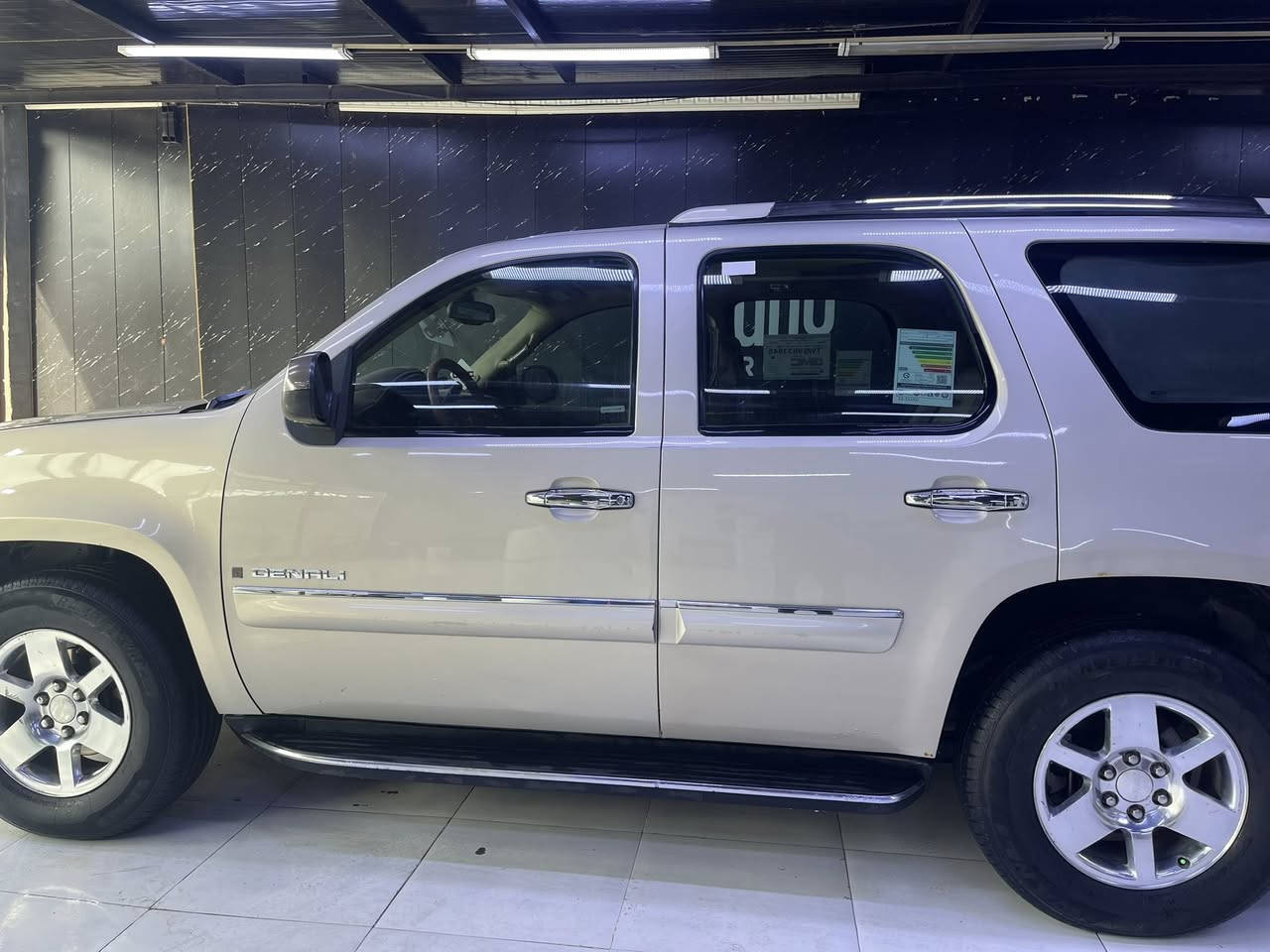 مره خصت امن لكروب. السلام عليكم جمسي دنلي فول مواصفات عده لدوسه 2007 اصل بسمي خليجي تحويل ثاني يوم سياره مال جناي نضيفه لسياره كير مكينه اكسل كله كفاله لسياره بيها قطعتين صبغ جماليه لجاملقات لماميه بدون لا حادث لا معجون لسياره الله شاهد نضيفه و حلوه حداده نضيفه كهربائياتها كلهن مرتبهن سياره صافيه ما بيها شي لمكان بصره معقل سعر 185وبيها مجال بصيط حك لجيه رقم ***********
