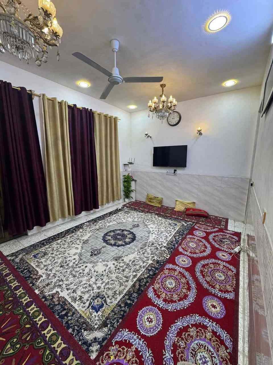 دار للبيع 80متر زراعي الامين الثانيه
طابق ونص طابق ثاني مكامل البيت على فرعين مقاطعة 2/11
قرب بانزيخانة الجبهه وشارع المكاتب السعر 75 قفل 
***********
