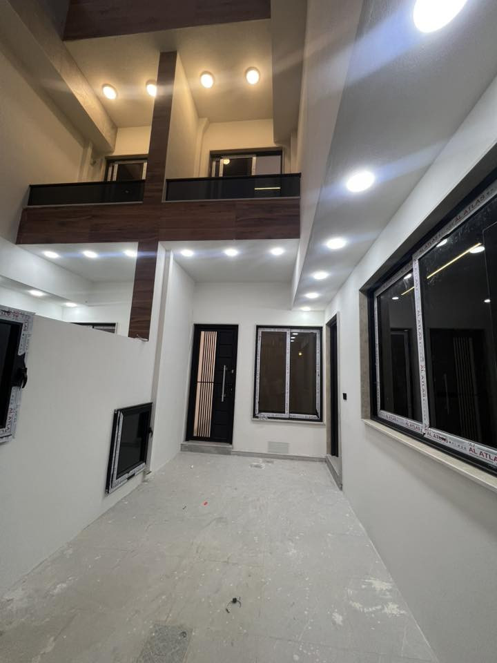 دارللبيع التعليم العالي خلف المول الهيكل 

جمعية النور يقع على شارع ٢٠ متر بعد الدوره عل يسار

اتجاه شروق تام

١٢٠ متر طابقين اربع غرف نوم

بناء حديث 

نضام سبالت

نضام دكتات

***********

***********
