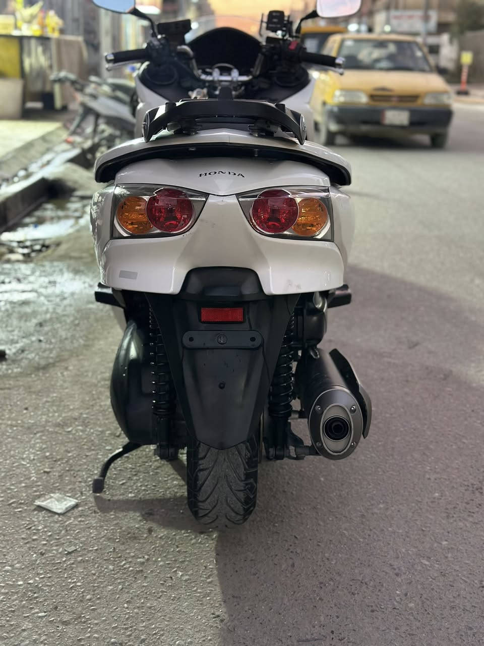 سلام عليكم درجه 10/0 البيع دراجه مكفوله كفاله عامه من كلشي سعر خاص  عنوان بغداد ساحت عدن رقم ***********
