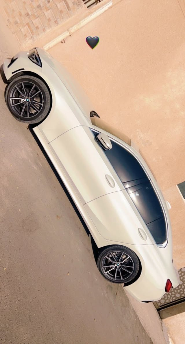 bmw330i 2021 للبيع  بيه قطعتين صبغ من امريكا وقطعه تبديل لون هنا ب العراق ماشيه33  الف كيلو  
***********
