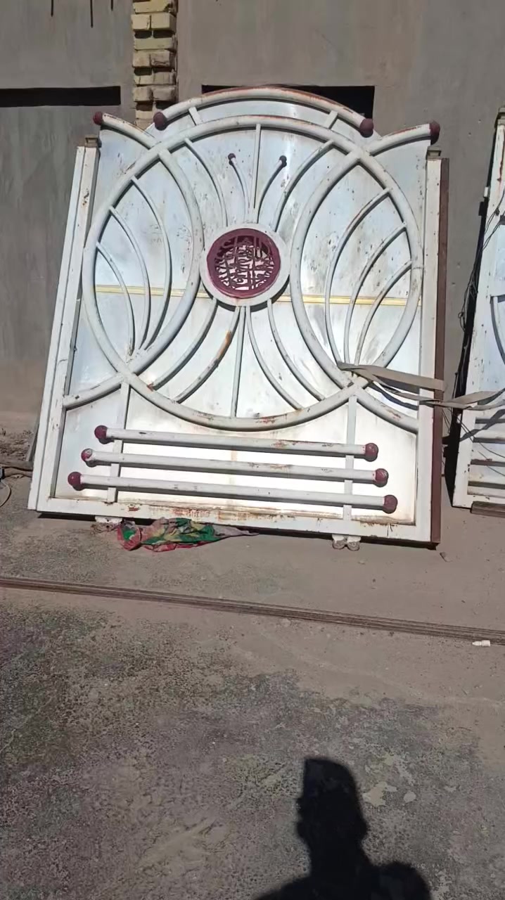 السلام عليكم باب قلاقتين مال شارع للبيع السعر 500,000 وبمجار كلش العنوان الكوت الفلاحه قرب شارع 30 يب جامع الرسول الاعظم على السده قاعده لكم رقم الهاتف اللي ***********يحب يتواصل وياي انا خادم له
