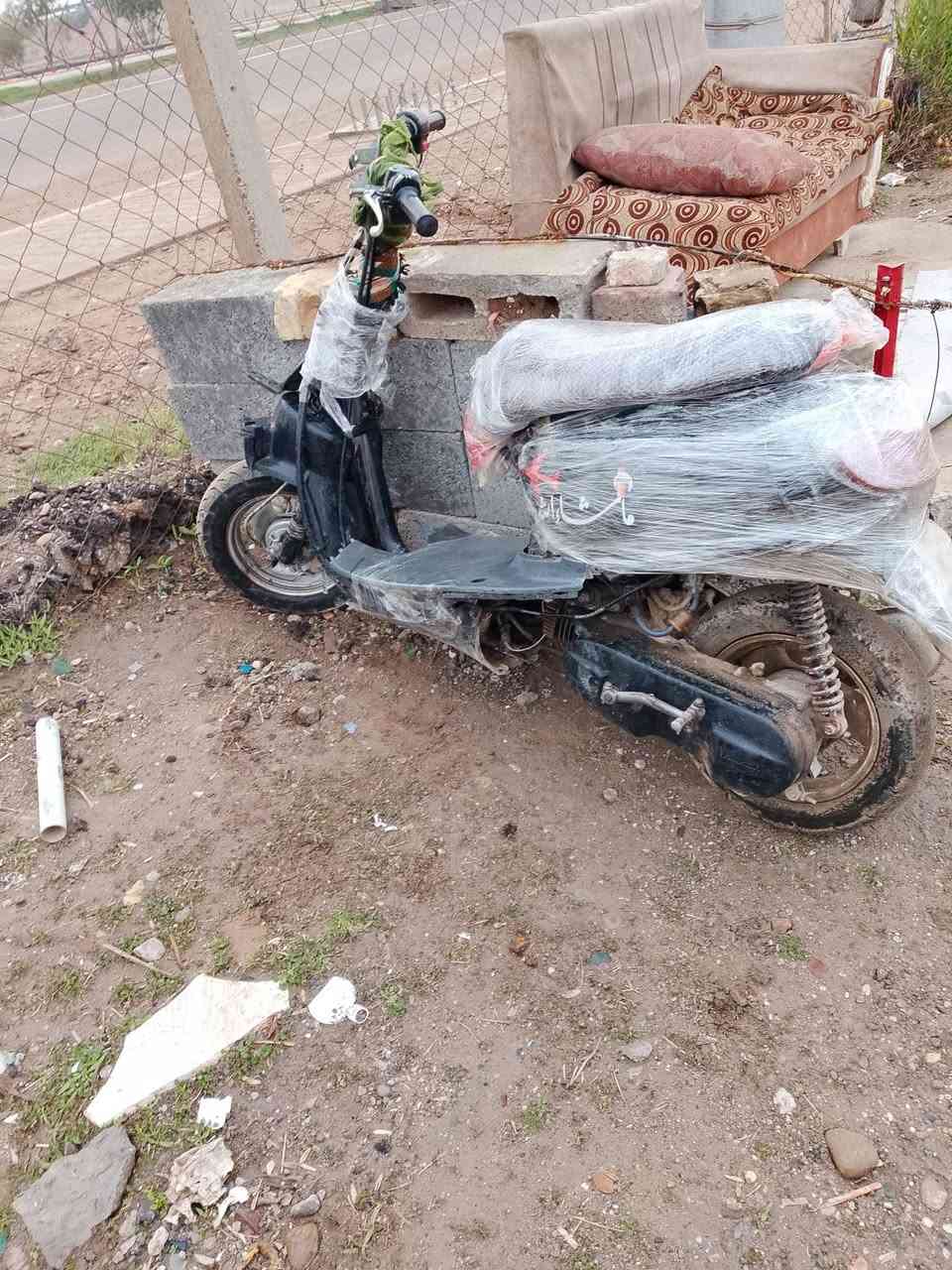 دراجە60للبيع عطل بصيط سعره60الف/بو فرۆشتن عاطله نرخي60هەزار/ژمارەی تلفون/رقم***********1
