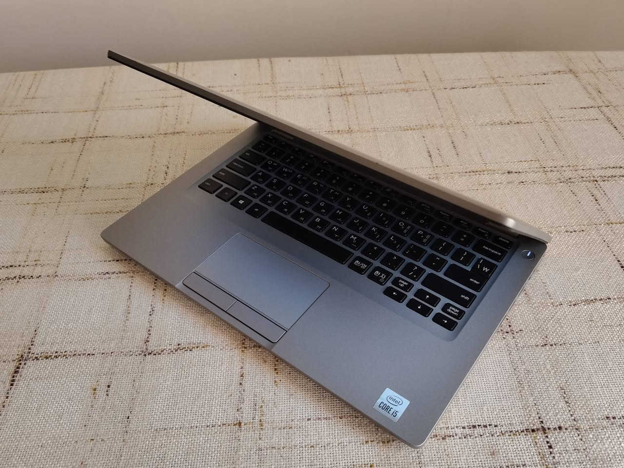 لابتوب dell latitude 5410 للبيع
معالج i5-10210U جيل عاشر
كارت شاشة مدمج 8GB

رام 16GB

تخزين 256 SSD NVMe

شاشة FHD 1080
الشاشة تفتح 180 درجة

يجي معاه لصقات كيبورد عربي
حقيبة لابتوب
وشاحن اصلي

السعر 325 الف فقط


**إذا كنت صاحب هذا الإعلان وتريد حذفه لأي سبب، رجاءا أرسل رسالة إلى الدعم الفني**
