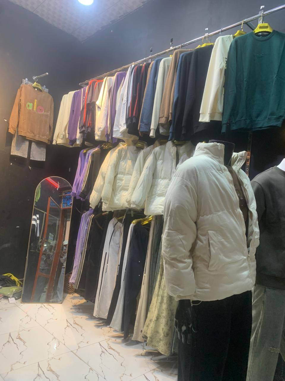 محل ملابس البيع مكان ناصريه سعر مناسب كلش مو شراي لا يراسل ***********
