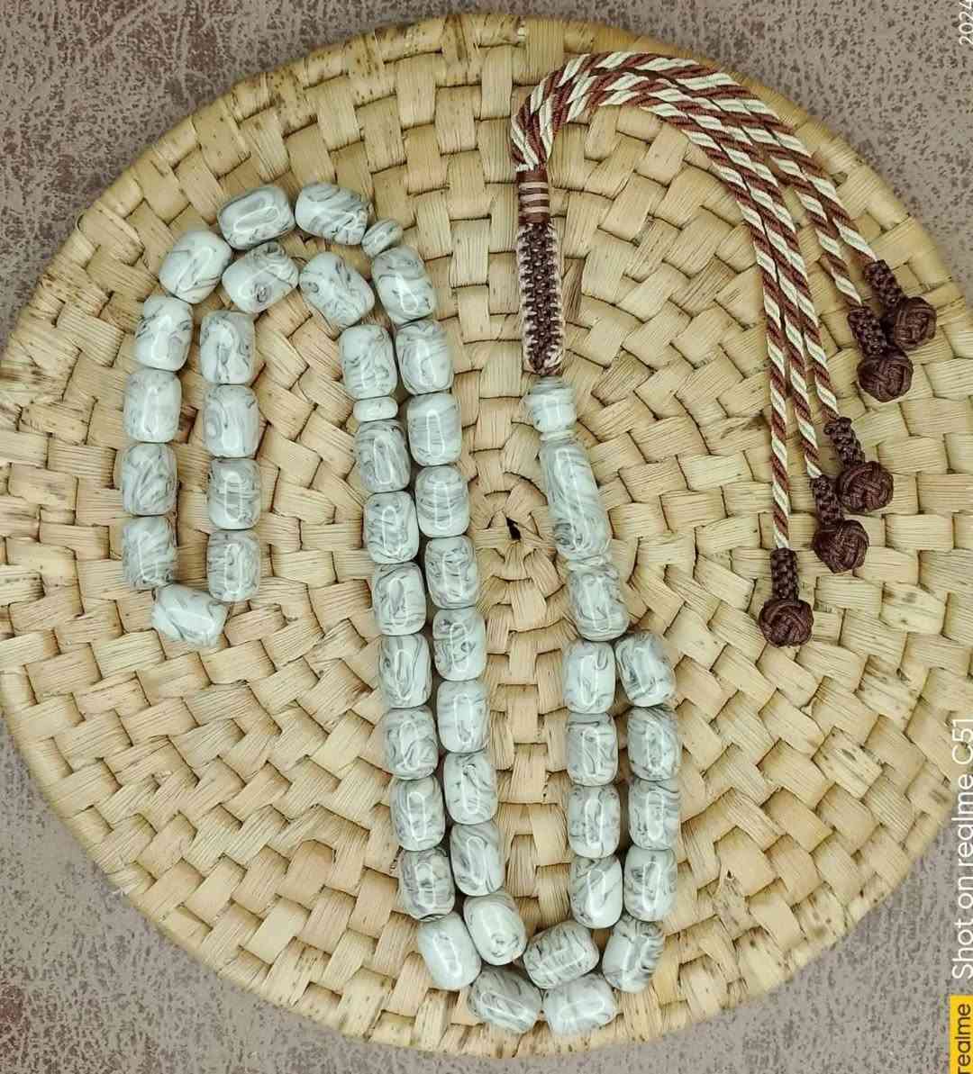 ﴿ إِنَّ هَذَا لَرِزْقُنَا مَا لَهُ مِنْ نَفَادٍ﴾
مجموعة مسابح سندلس وفاتوران ( فول نزاكة )
بألــوان جميلة جداً 
وقصات مختلفة 
مع كراكيش كويتية مميزة
يوجد خدمة توصيل لكافة محافظات العراق
***********  واساب فقط
