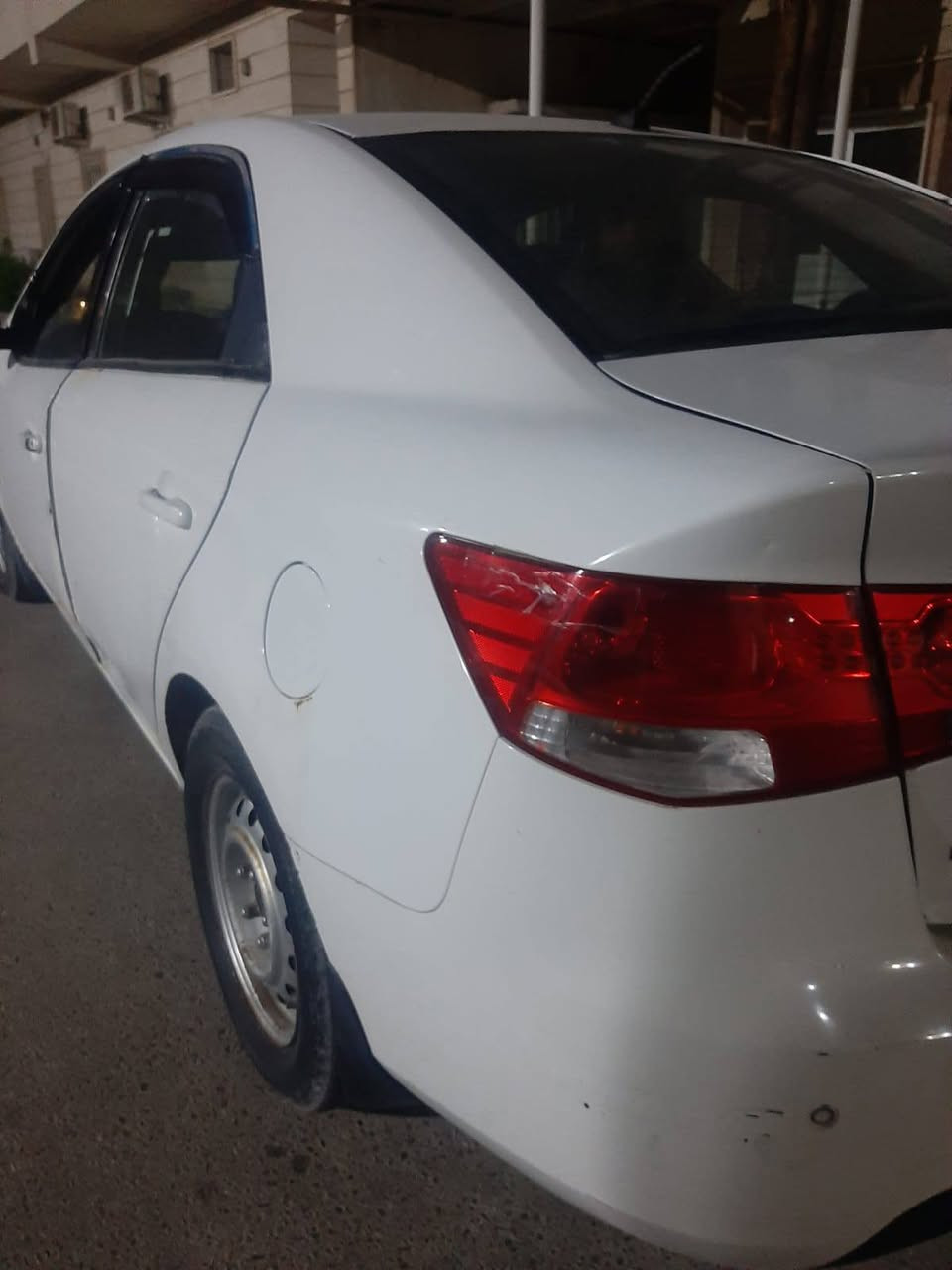 كيا سيراتوو 10
باسمي سنويه ل29
سياره مكفوله من ضربه فقط صبغ وبيهه خياس بل بيبان كدام 
مكينه وكير حلوات 
كمبريسرر عطل فقط 
مكاني البصره 
***********
