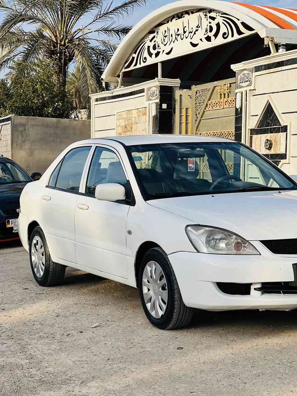 سلام عليكم لانسر موديل 2011 رقم بغداد بسمي دولي سياره جديده بيه قطعتين صبخ وهلال واحد  تخم تاير جديد صدر امامي اخلفي جديد تبرد ثلج تدفئه مكينه وكير كفاله مابيه اي نقص ماشيه 190حقيقي سعر(85) وبيه مجال مكاني ديالى سراجق ***********
