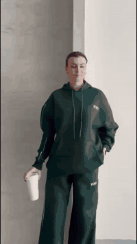 دللي نفسك هذا الشتاء ❤️جمال الهودي ❤️
قماش مبطن شتوي يجمع بين الدفء والأناقة 
القياسات s m l x
السعر 25000
متوفر جملة ومفرد 
للحجز السريع واتس ***********
