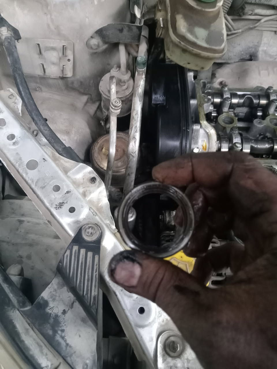 السلام عليكم رمضان كريم وكل عام وانتم بخير من الأعمال تبديل جبن تايمن الكيس بسبب نضوح دهن و تبديل حساس كليو متر بسبب اختفئ النمر بلشاشه وعته أثناء الانطلاق ومن اعمل المواقعية تبديل جبنة بولي كرنك مع العلم مجفت بس خلين جبنه له تجاري يابسه ساعه وبالشارع خلعت عنده  واعمال اخرئ
الفني ابو مهيمن ***********
