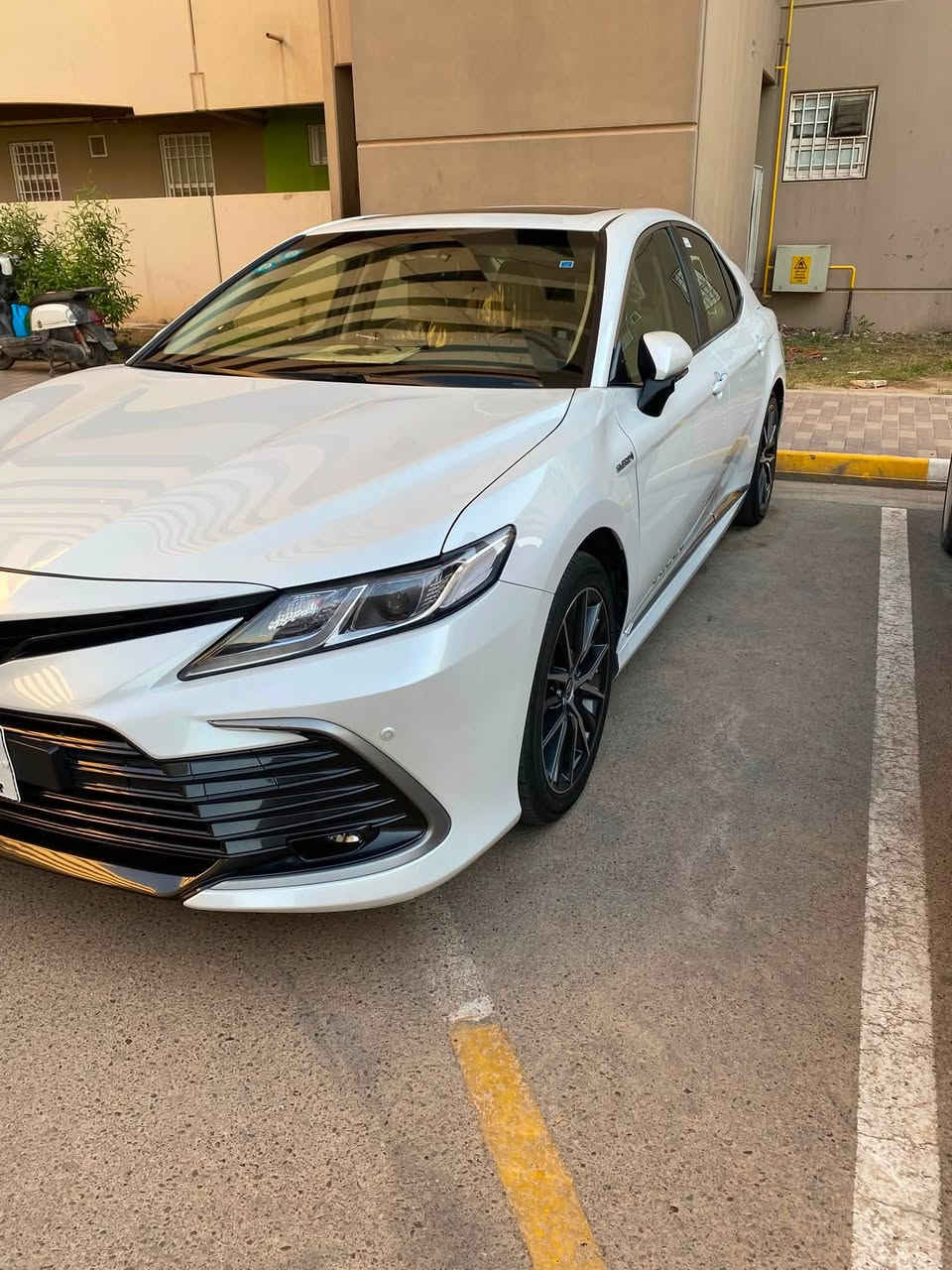 2024 خليجي عبد الطيف فول واحد ع واحد السياره جديده بيه مكانين بارد قليل سعره ٢٣٣ و بيه مجال الشراي *********** مكان بغداد بسمي او مراوس ب اقل
