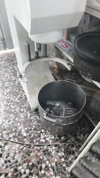 خلاط سوري • ٦٠ لتر • نجف