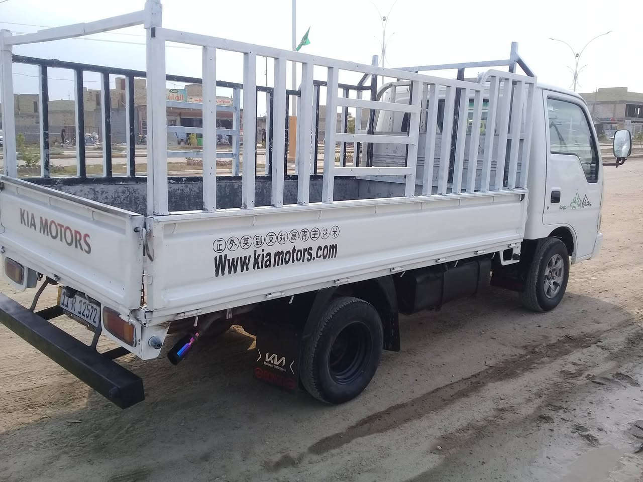 السلام عليك كيه فونتيره موديل 2000  للبيع رقم بغداد مشروع وطني سنويتهه 30 راعيهه بل ناصريه يريد تحويل الشاصي مكفول ورقم الشاصي واضح سياره جاهزه السعر 55 وبيهه مجال للشراي مكانهه بل شطره   ***********
