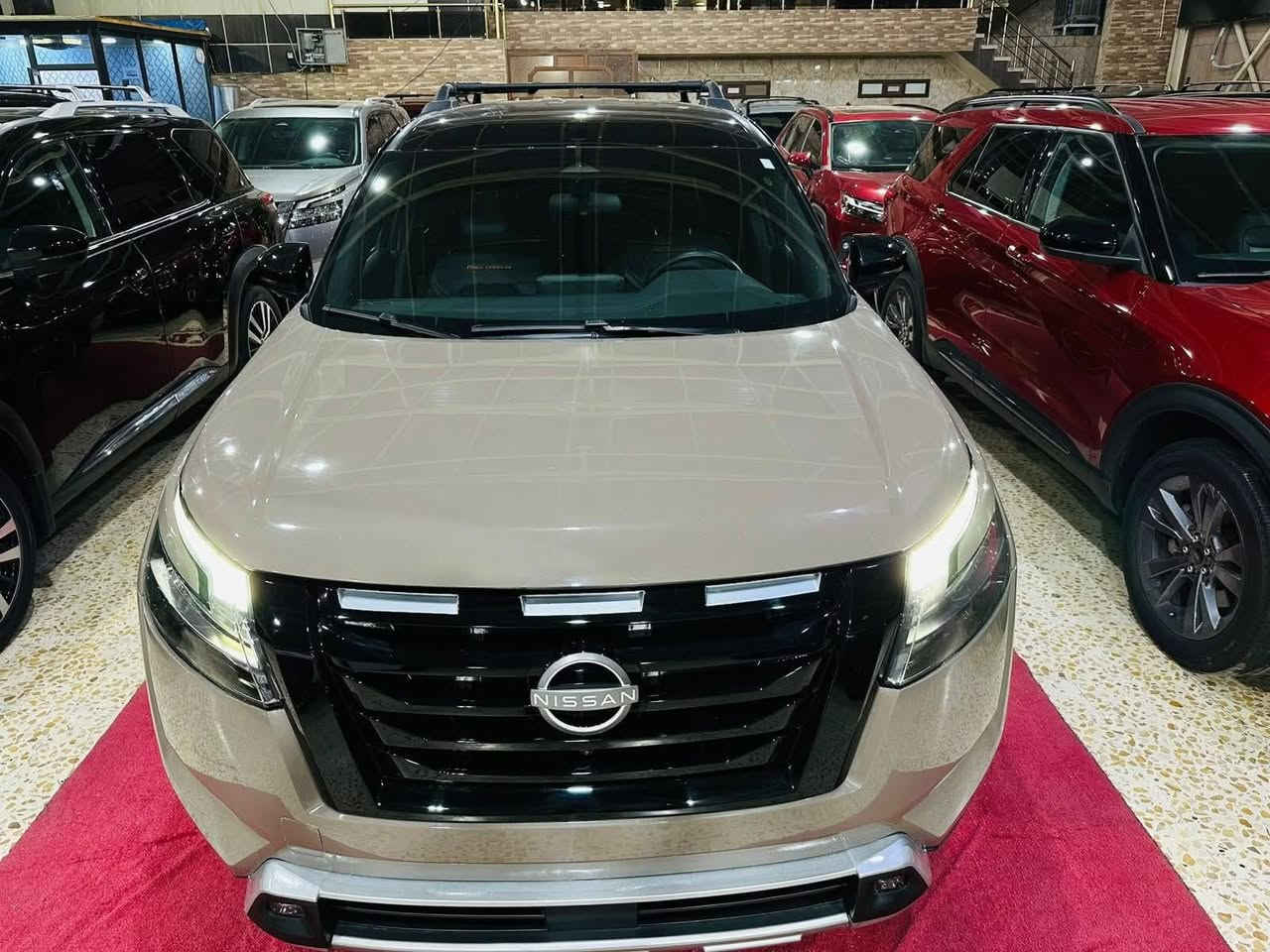 🔊(فرع كركوك) 

📌 Nissan Pathfinder 2023 Rock Creek 📌

♂️عداد المسافة 26308 mile

💵 (السعر/ 26000  $)

♦️ المواصفات :

بصمة تشغيل
بصمة ابواب
تشغيل عن بعد(Remote Start)
صندوق شفط كهربائي 
رادار امامي (تحديد مسار)
رادار جانبي (نقاط عمياء)
رادار خلفي (تحذير من الاصطدام)
حساسات امامية+ خلفية
دفع رباعي 4WD
اوتو بارك Auto Park
كاميرات 360°
كشنات جلد
كشنات ميموري
كشنات تدفئة
تبريد قطعتين لمس
تحكم وضعيات القيادة...Drive Modes 
شفتات + تحكمات استيرن 
هيتر استيرن
Apple Car Play
Android Auto 
هاند بريك بصمة
اوتو هولد Auto Hold
اوتو ستارت Auto Start
اوتو ستوب Auto Stop 
مانع انزلاق+ABS
شاشة كبيرة لمس+كاميرا
منافذ AUX+USB
وبقية المواصفات المعروفة

(العنوان/كركوك شارع المعارض)
              - - - - - - - - - - - - - - - - - 

♦️للاتصال/

ابو محمد
*********** 

فيصل
***********
