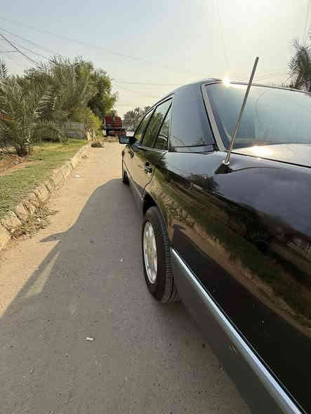 دب موديل 91 محرك 300 عنكبوت موصفاتها معروفة والسيارة على أيد وحدة سعرها 65 وبيها مجال 

***********
