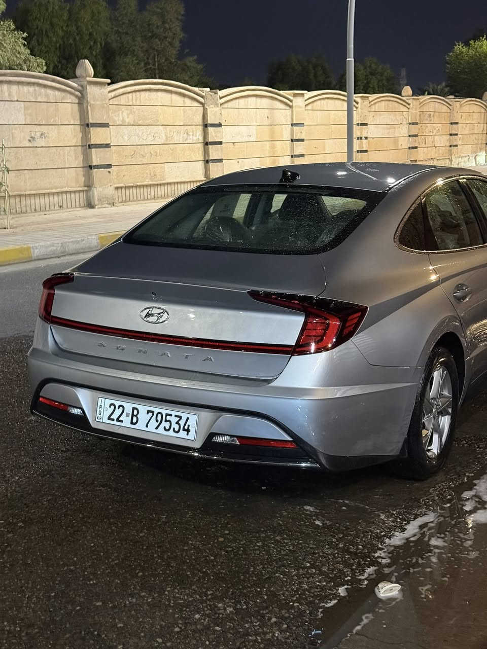 سوناتا 21
وارد امريكي
حادثها جدآ بسيط
 بدايت البنيد
وجاملغ الامامي بي بارد 
محرك 2500
ماشيه 95 كيلو متر 
السياره اي نقص ما بيها 
مكان السياره / الرمادي 
للاستفسار صاحب السياره
***********
