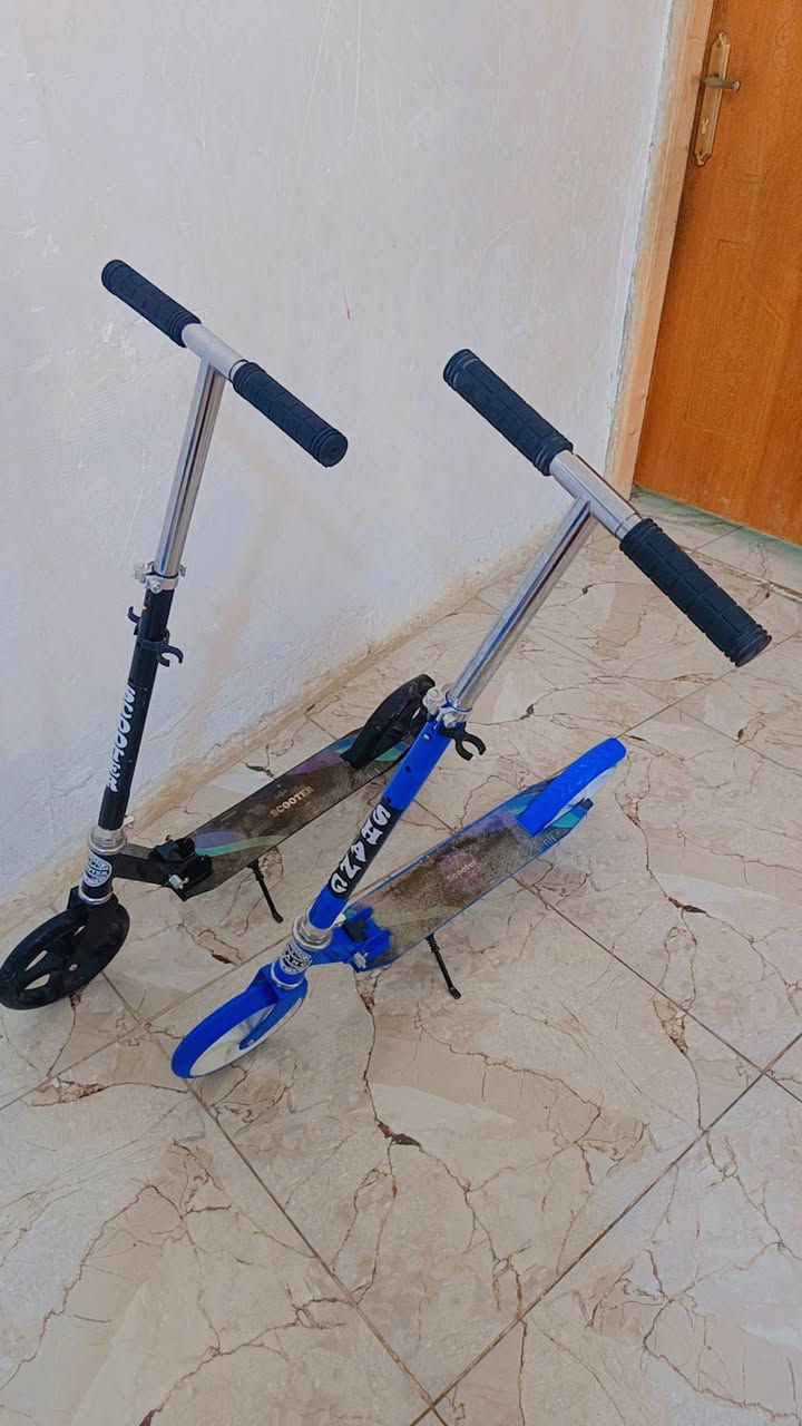 سكوتر حجم كبير للبيع يتصغر و يتكبر
 نضيف جدا سعر الواحد25


**إذا كنت صاحب هذا الإعلان وتريد حذفه لأي سبب، رجاءا أرسل رسالة إلى الدعم الفني**