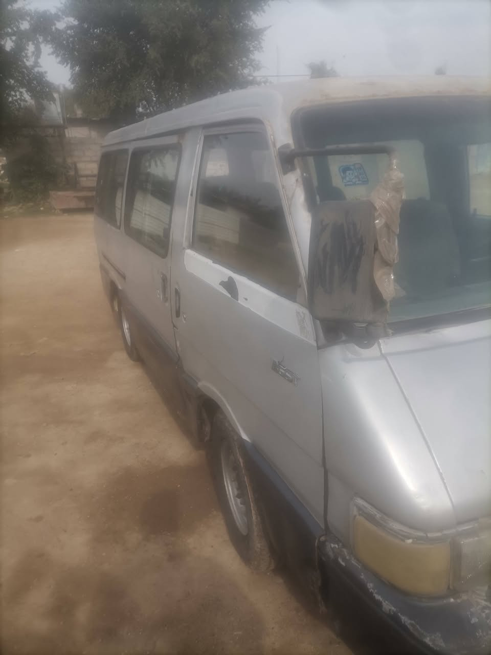 السلام عليكم كيا بسته لبيع موديل 94 مكينه  وكير واكسل خير من الله شواصي مكفولات مااندل صاحبها اكفلك سرقه وعشائر سعر 20 وبيها مجال شراي يتصل ***********

وترهم مراوس بسياره تكسي
