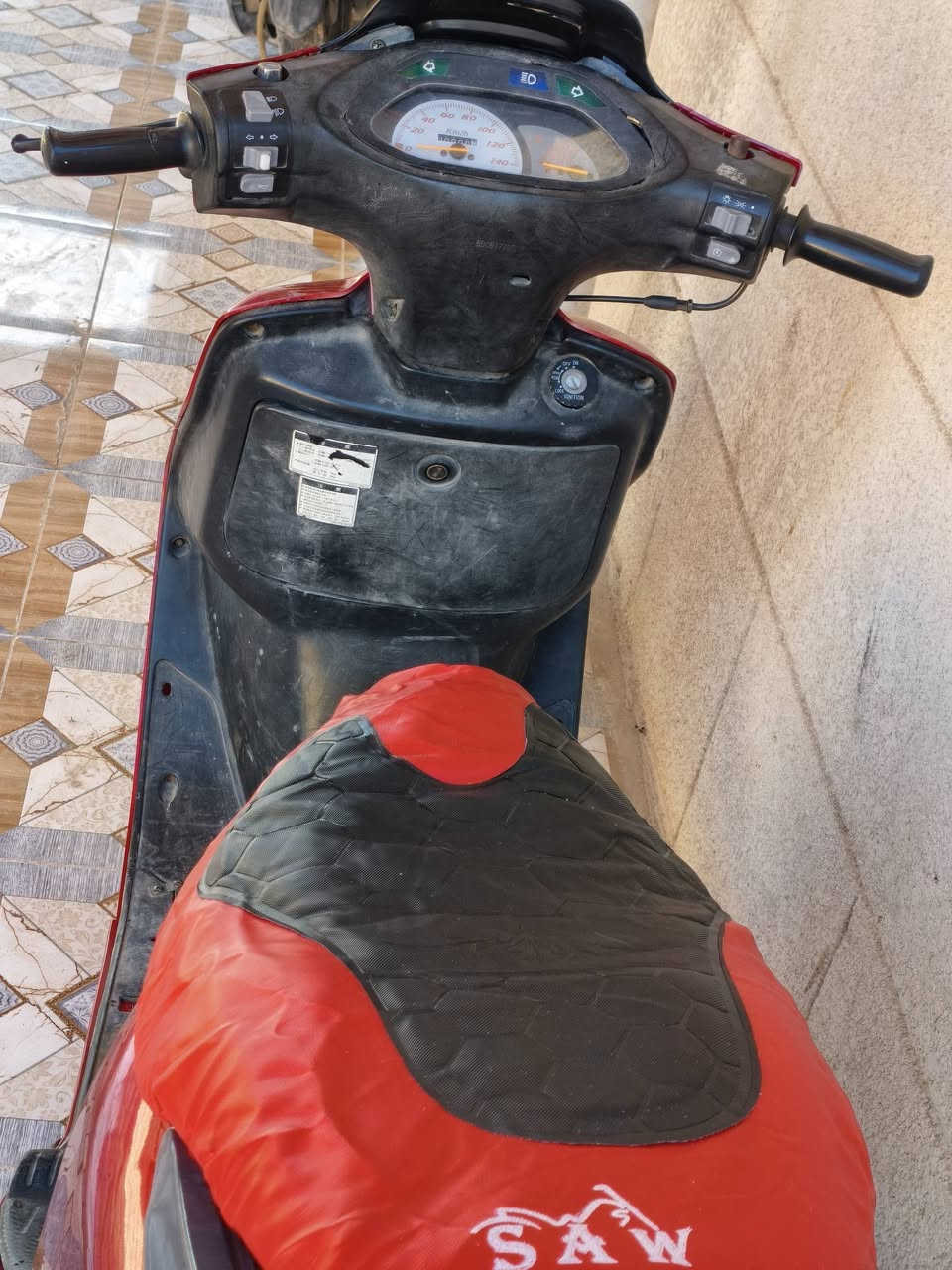 السلام عليكم دراجه للبيع فراشه (حاويه للبيع) مابيه ي نقص كامله من كهربائيات 
تجي تفحص وتشوف كبال عينك
مامفتوحه ولا مره البصره قضاء المدينه بني منصور منطقة الچري
حياكم الله *********** السعر 650 وبيه مجال حك جيه
