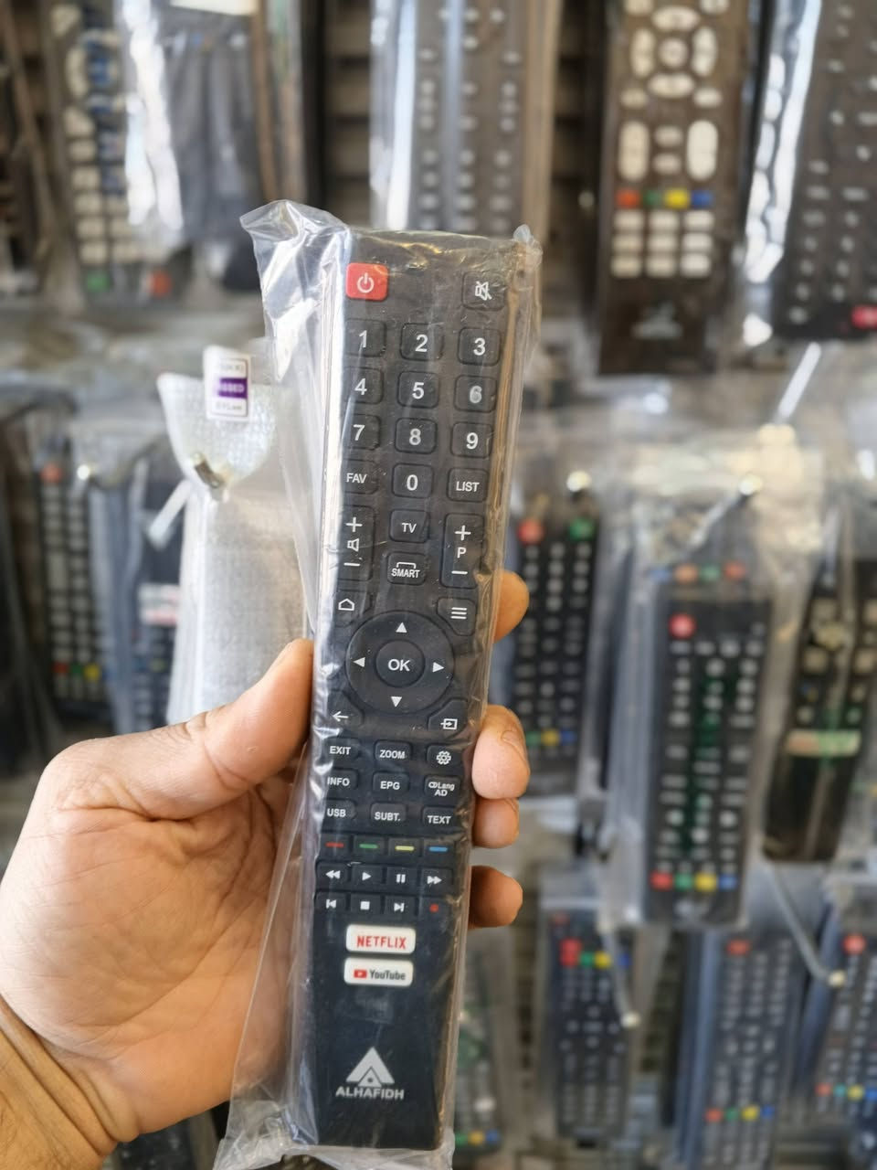حياكم الله وجبه ريمونتات شاشه جديد 
كل ماعليك دزلنه صورة ريموت او شاشه وراح ندزلك 
الشي الي يرهم عليه وبدون تعب 
خدمه توصيل مجاني . 
افحص  وشغل يله تنطي فلوس اغاتي 
ابو مهند للألكترونيات لصيانه جميع انواع شاشات📺 والحاسبات .💻
بيع جميع انواع ريمونتات  واجهزة ستلايت 
اشتراكات التطبيقات نت . وتطبيقات المجانيه 
وشتراكات قنوات مشفرة ولافلام والمسلسلات 
🏘️الشارع العام مجاور افران الصادق 2 قرب الحسام للزيوت أبو مهند للألكترونيات📱 ***********
