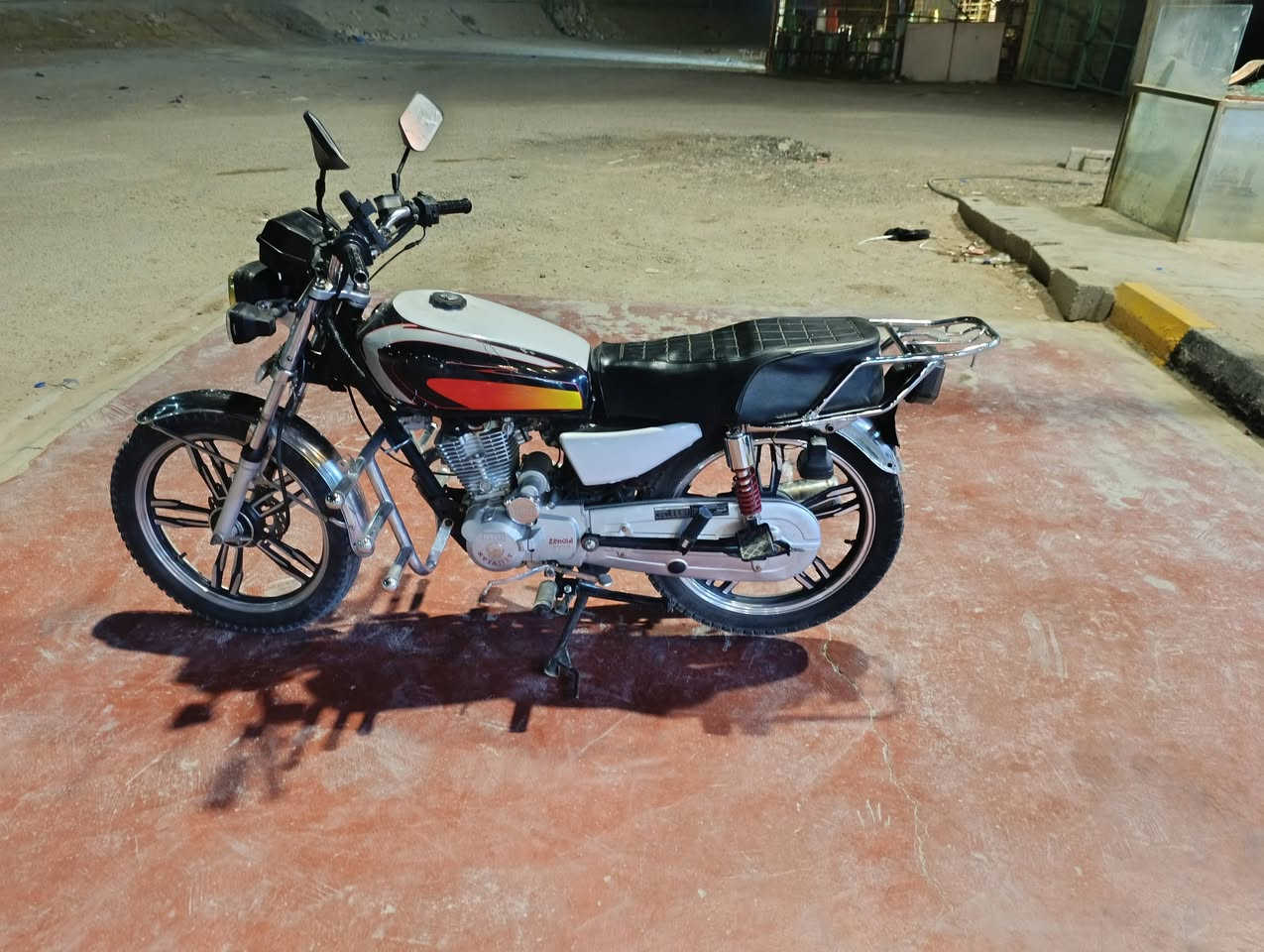 ياالله   مكلف بلنشرر
سلام عليكم دراجه لبيع موديل 2021 محرك محدثه 2024 
***********
***********
