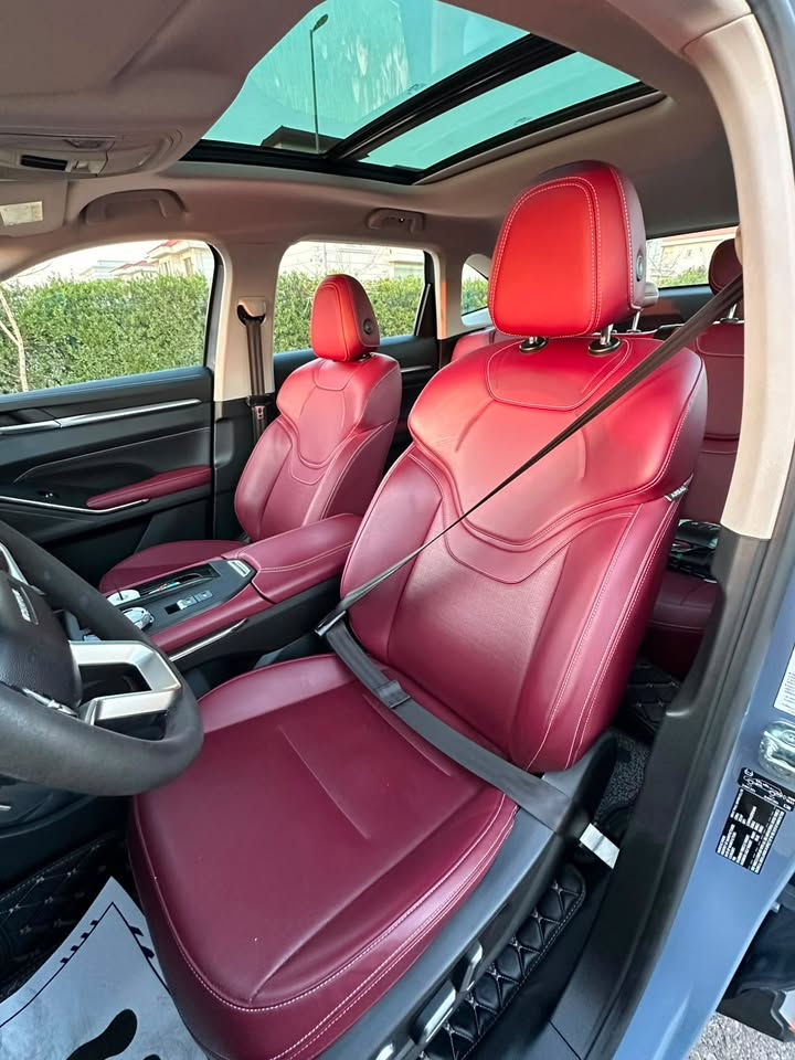 هافال H6 GT 2023 للبيع ماشية قليل وسعر مناسب جدا🔥
✅ السعر 196 ورقة وقابل للتفاوض مكانها اربيل

✅موديل 2023

✅ لون سمنتي مميز جداً

✅ داخلية حمراء رياضية فاخرة تلفت الأنظار

✅ رقم أربيل

✅ سنوية ورقم كلة جديد

✅ مكفولة وضمان شركة نهج العراق

✅ ماشية 35 ألف كم فقط

✅ تحويل ثاني يوم

✅سيارة على وضع الشركة مناقصها حتى برغي وقبل ايام مبدل الدهن مال المحرك بالشركة

🔹 محرك 2.0 تيربو بقوة 208 حصان وعزم 325 نيوتن متر

🔹 ناقل حركة ZF DCT بـ 7 سرعات

🔹 دفع رباعي (4WD)

🔹 7 أنظمة قيادة مختلفة مع وضع GT الرياضي

🔹 نظام عادم رياضي (Sport Exhaust)

🔹 قيادة ذاتية ورادار 360°

🔹 كاميرات 360° وحساسات 360°

🔹 أوتو بارك (ركن تلقائي)

🔹 داتا شو (Head-Up Display)

🔹 فتحة سقف بانورامية

🔹 تشغيل بصمة ودخول ذكي

🔹 كراسي كهربائية مع التدفئة والتبريد

🔹 تدفئة للمقود (ستيرن)

🔹 Apple CarPlay و Android Auto

🔹 فول الفول أعلى فئة (Full Option)

ملاحظة: مكانها اربيل

السيارة بحالة ممتازة جداً بدون اي نقص، ومعتنى بها بشكل دقيق مع تبديل الزيت بشكل منتظم واخر تبديل كان قبل ايام في الشركة.

📩 المراسلة على الواتساب للاستفسار والتفاصيل.

***********

