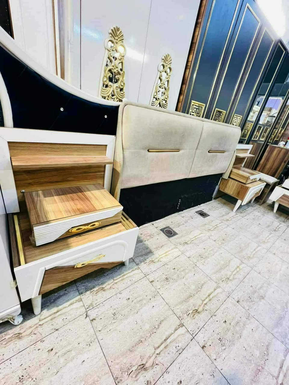 غرفة نوم تركي مستعمل
تتكون من👈 8 👈قطع 
نضافة👈 90%💯👌
السعر 👈750👈ألف فقط 
مع نقل وشد داخل بغداد مجاني


**إذا كنت صاحب هذا الإعلان وتريد حذفه لأي سبب، رجاءا أرسل رسالة إلى الدعم الفني**