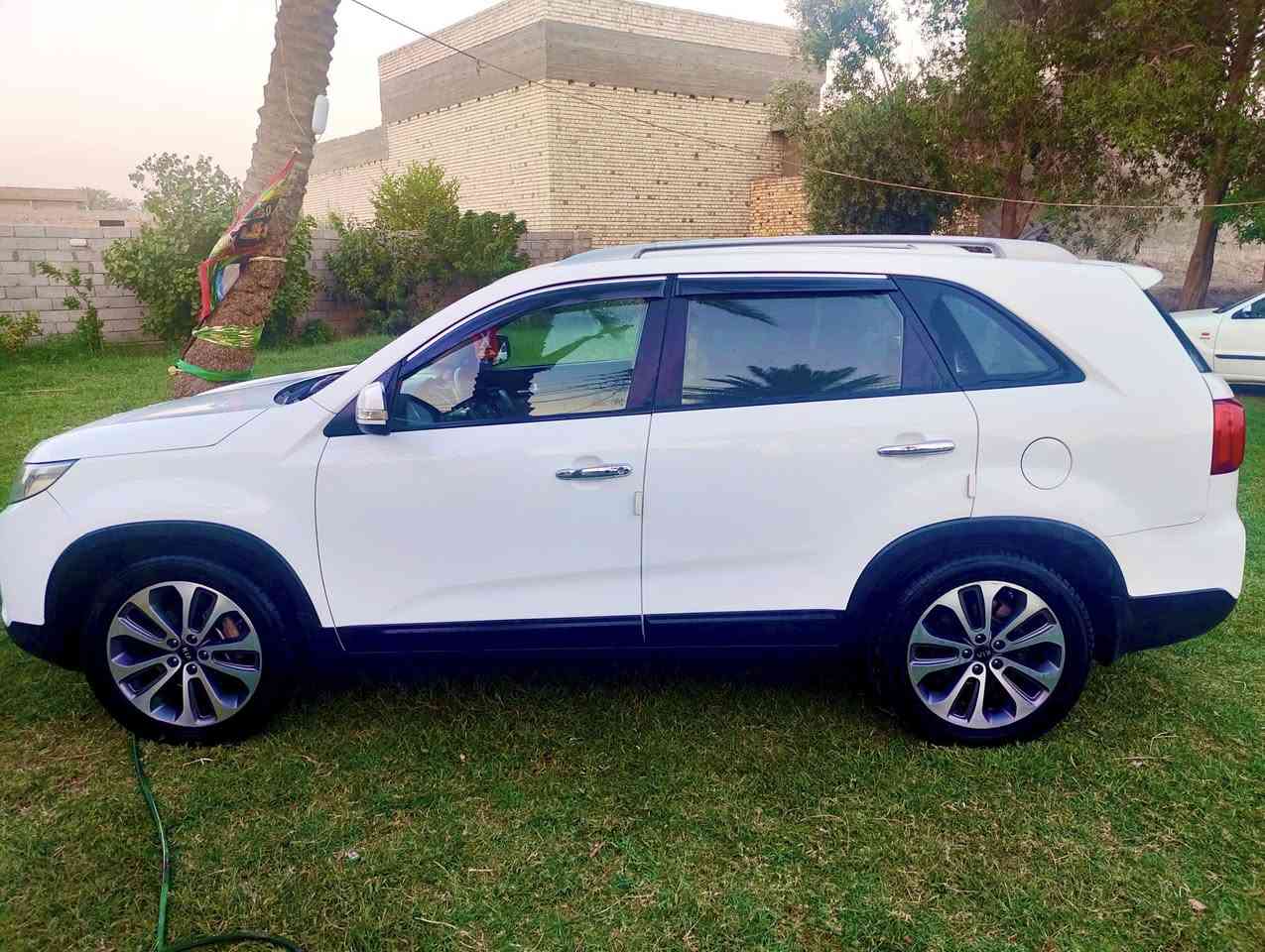 سورنتو ٢٠١٥ خليجي ٦ سلندر ٧ راكب رقم واسط بيها باب الصدر صبغ بس الباقي مكفول مكاني بالكوت للاستفسار ***********
