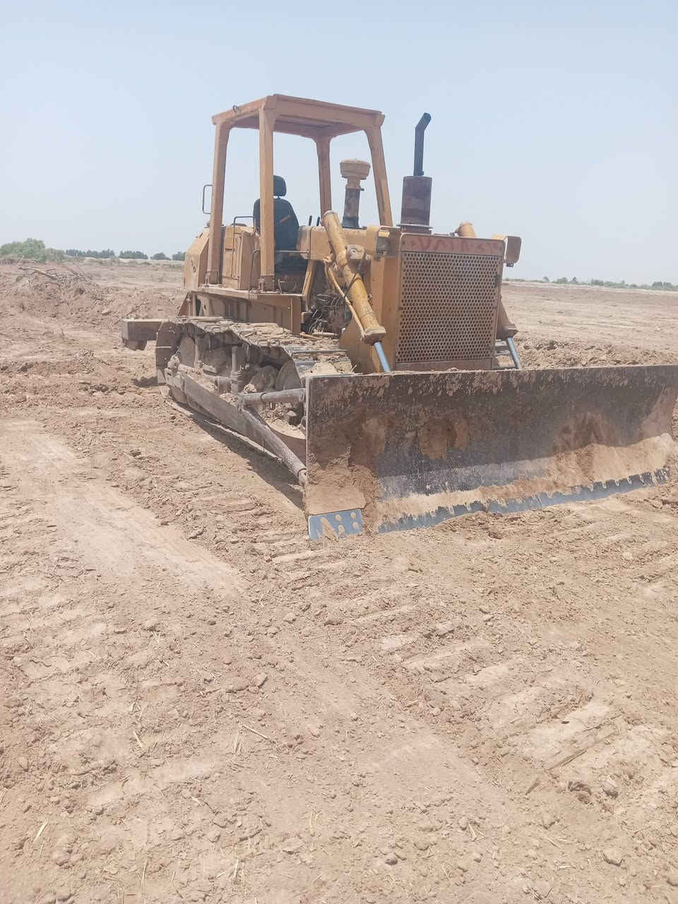 بلدوزر فيات للبيع ***********
