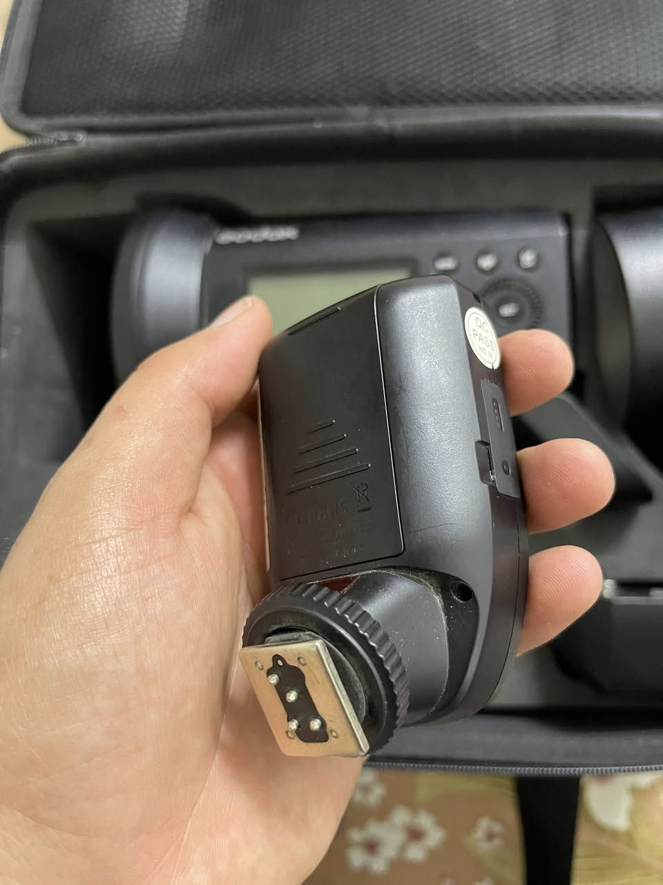 اضائة كوداكس AD400 Pro
نضافتهاً ٩٩٪؜ 
استخدمة مرتين فقط 
للشراي فقط تواصل خاص 
او علا الوتساب 
*********** 
وياها دركتر كوداكس كلش جديدات 
عنواني بغداد 
ترهم لقطات فوتو 
وتصير اضائة مستمرة
