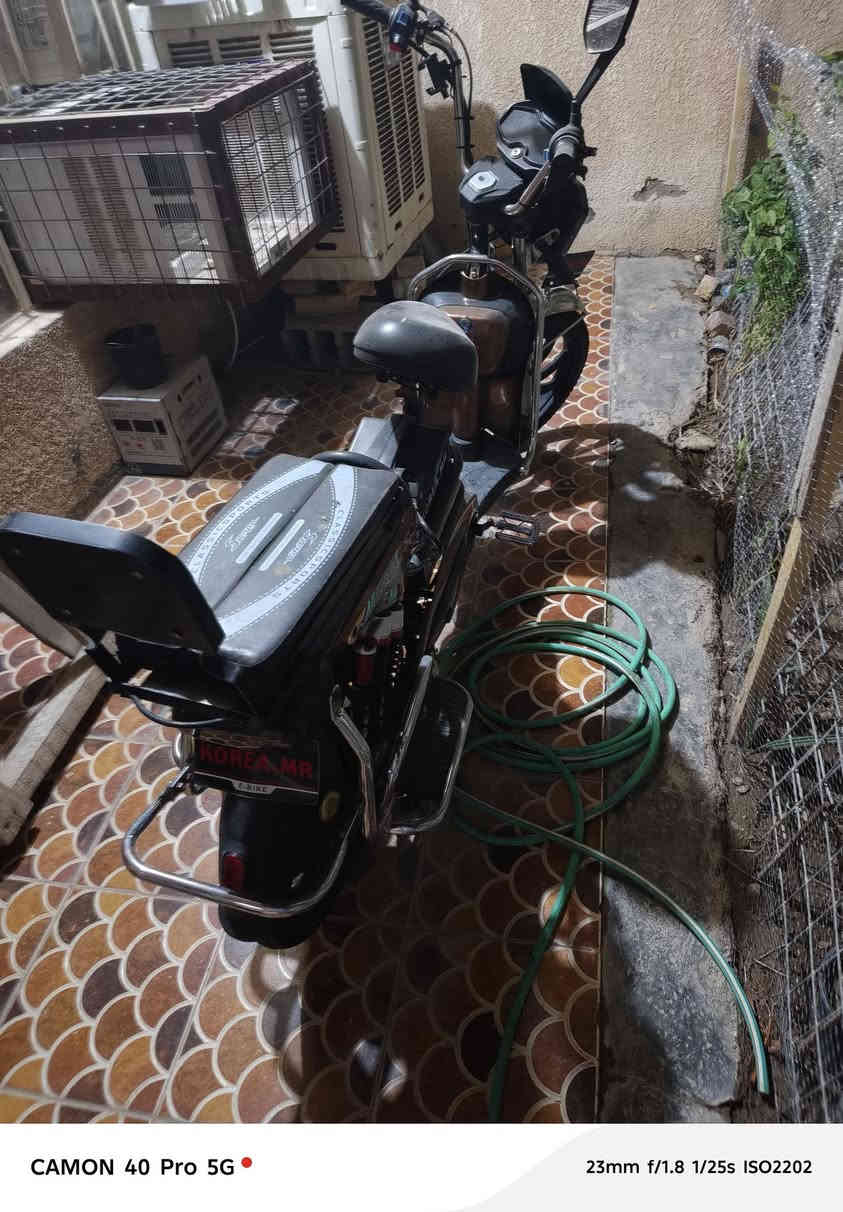 السلام عليكم دراجه شحن للبيع حجم الكبير استخدام قليل جدا بعدها على وضع الشركه يحاجلها فقط بطاريات السعر المطلوب ٤٠٠ وبيها مجال للاستفسار اكثر مراسلت الصفحه او الاتصال على الارقام التاليه *********** او ***********
