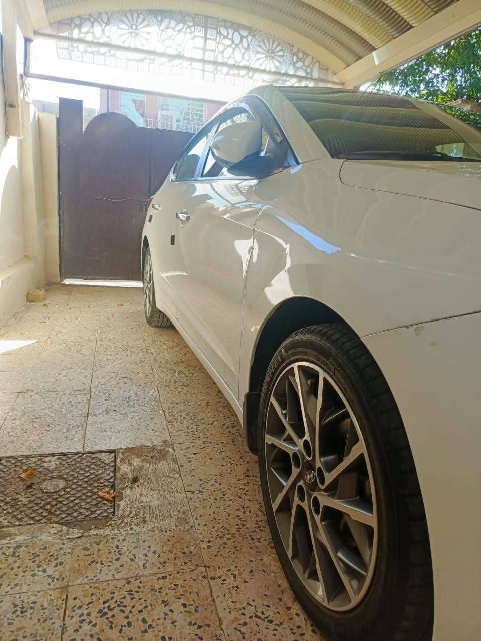 السلام وعليكم
النترا 19 خليجي
مواصفات السياره فول
بصمه تشغيل+ابواب+قطعتين تبريد+تحكمات+ثلاث وضعيات قياده+حساسات وكامره ونظام ترحيب صندوق ومري شفط ومكينه 2000 دوش وكير At ماشيه 118 حقيقي
بيها صبغ بنيد بدون طخه او حادث
السيارة بأسمي ثاني يوم تحويل 
مكاني البياع شرطه الخامسه
السعر ع خاص 
للاستفسار ***********
