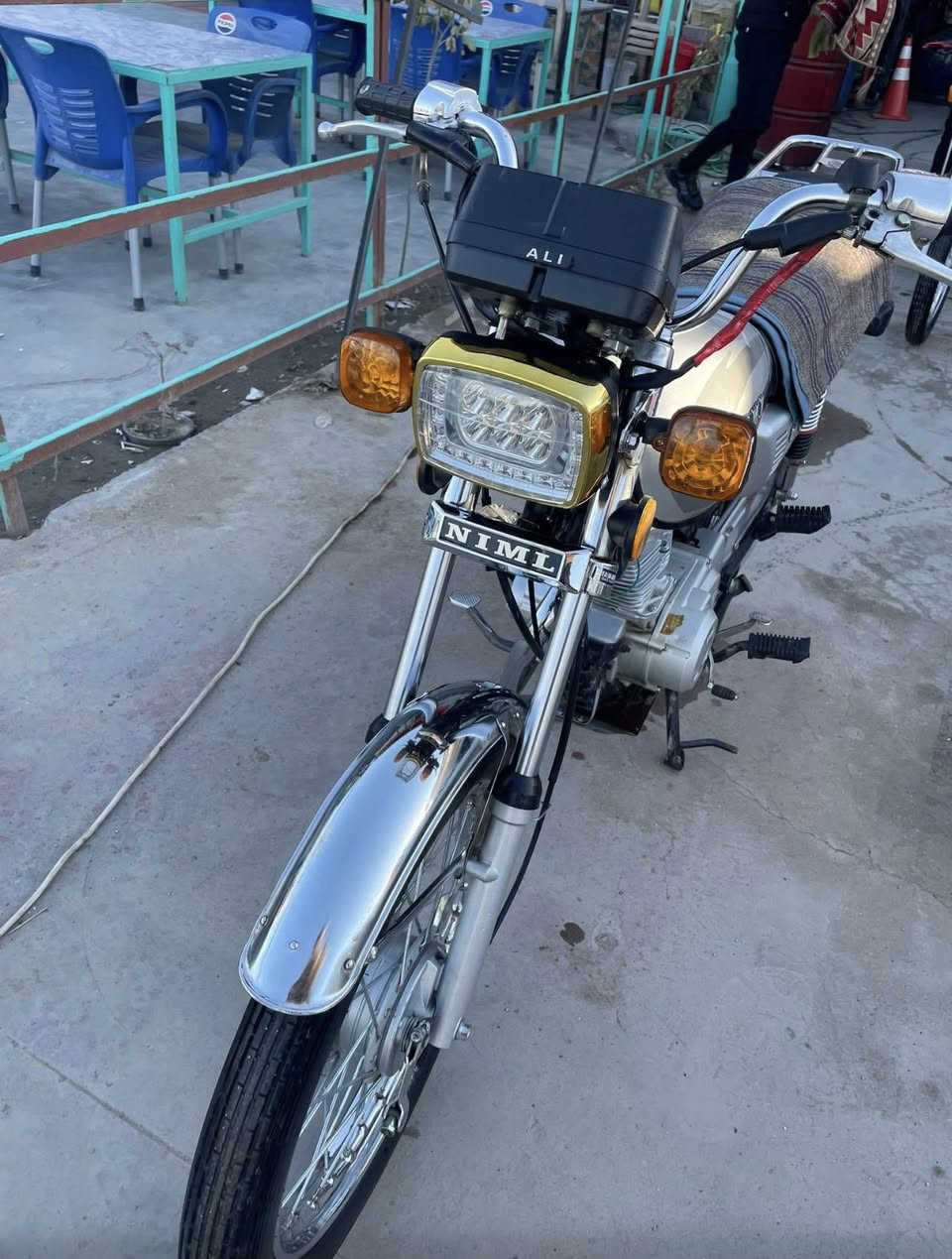 دراجه نامه شبه شلامجه
مكينه خرسه ما مفتوح صبانه ممدود عليها 
موديل ٢٤ طالعه بل ٢٥ اوراق 
دراجه خير من الله سرعه و معدل 
نضافه فول دراجه ما متعوبه تخبل افتر بس بل منطقه بيها 
السعر ٦٥٠ وبيها مجال الشراي يشلع عيوني اذا فلوسه كامله مو شراي لا تعلق 
🤍🧿
مكاني بابل /الأسكندريه قرب الدله 
(طريق بغداد كربلاء مسيب)
رقمي *********** واتساب
