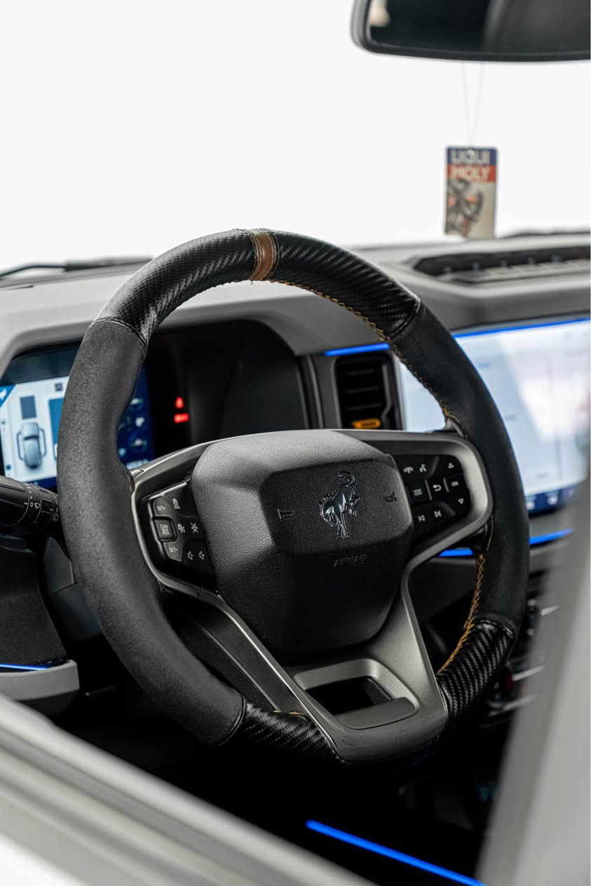 مستحيل اكو ب هاي الاسعار نفسها 🔥👍🏻
Ford Bronco 2022 V6
فورد برونكو ٢٠٢٢

مواصفات Badlands :- ٦ دگم فول فول
(خمس كامرات-شاشة كبيرة-مجاقعد جلد و تدفئة- قفل اكسل امامي و خلفي-زر الدوران-رادارات و حساسات)

مكينة ٦سلندر+توربو حجم ٢.٧لتر
ماشية 40,000 ميل و بحالة ممتازة 

صبغ السيارة ثلاث قطع امامية بدون شواصي نهائياً ايرباكات سستم شركة 
سيارة رقم دهوك و ب اسمنا تحويل و وكالة شرط

سعر السيارة (285$) ورقة و بيها مجال للطيبين
مزيد من المعلومات اتصل علي الرقم
كورك - واتس اب👇🏻
(***********) دهوك, العراق
