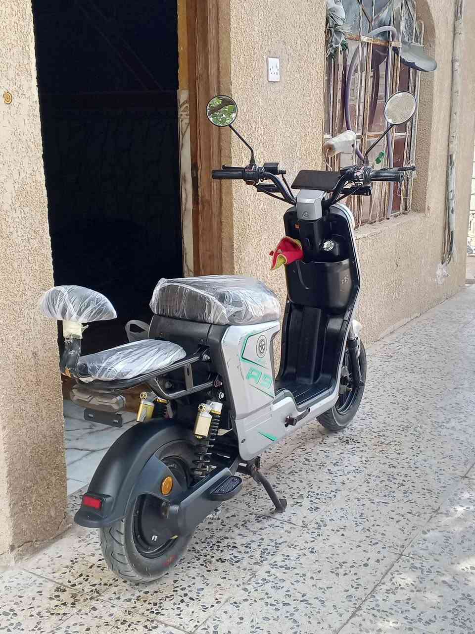 سلام عليكم دراجه ار تسعه للبيع بطاريته22امبير لكبار حالهن حال ل32دراجه نضيفه حيل حيل وجديده كهربائية كلهه شغاله شلع سعره400وبيهه مجال مكاني بصره ابي الخصيب وهذه رقمي***********
