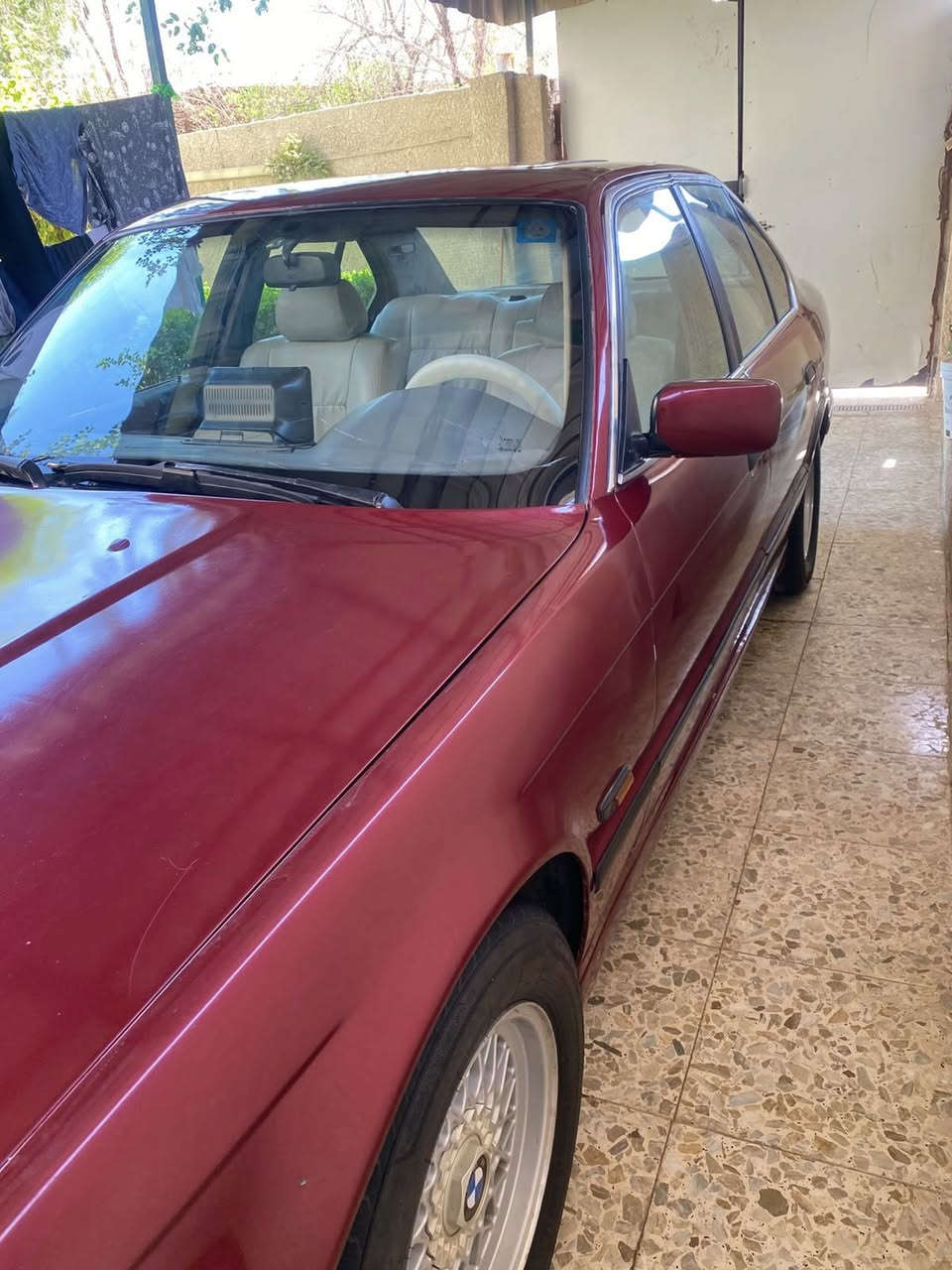 السلام عليكم 
BMW 525 i
موديل 1992 كير محرك كهربائيات كله كفاله 
السياره عليهه ادامه جديده لكل المكينه وفيت بم و باتري جديد 
ماناقصهه ايشي  جاهزه للاخير ( گير اوتوماتيك) 
غرفتهه نضيفه حداديه كله نظيف 

رقم بغداد الجديد هزه سنويه  جديده
باسمي باسمي تحويل ثاني يوم
58 وبيهه مجال للشراي 
مكاني بغداد الشعب مجاور محطة سما بغداد
***********
