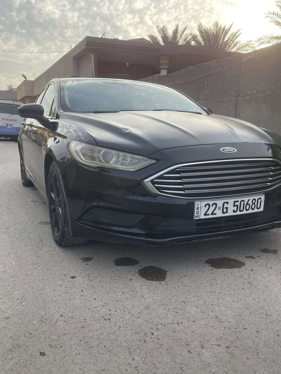 السلام عليكم فورد فيوچن 2017 SE رقم اربيل هزه جديده  كير محرك مكفول  ماشيه 170 الف كيلو مواصفات 
كشنات كهرباء 
تحكم ستيرن 
بصمه 
كير ماوس 
شاشه كبيره 
شاشه ديجيتال 
قفل بصمه 
حساسات 
كامره خلفيه 
حادثها من اميركا جاملغ جهه السايق وشويه من البنيد مواصل لا محرك ولا ابد والباب سايق واصل بيها الضربه  مثل ما موضح ب صور 
حادثها على طريق بغداد كركوك الباب الي بضهر سايق وجاملغ الخلفي بدون دواخل بدون ايرباك 
متواجد حالياً بغداد  واربيل 
السعر 105  وبي مجال  
الرقم *********** فقط الشراي يتصل 
بي واتساب
