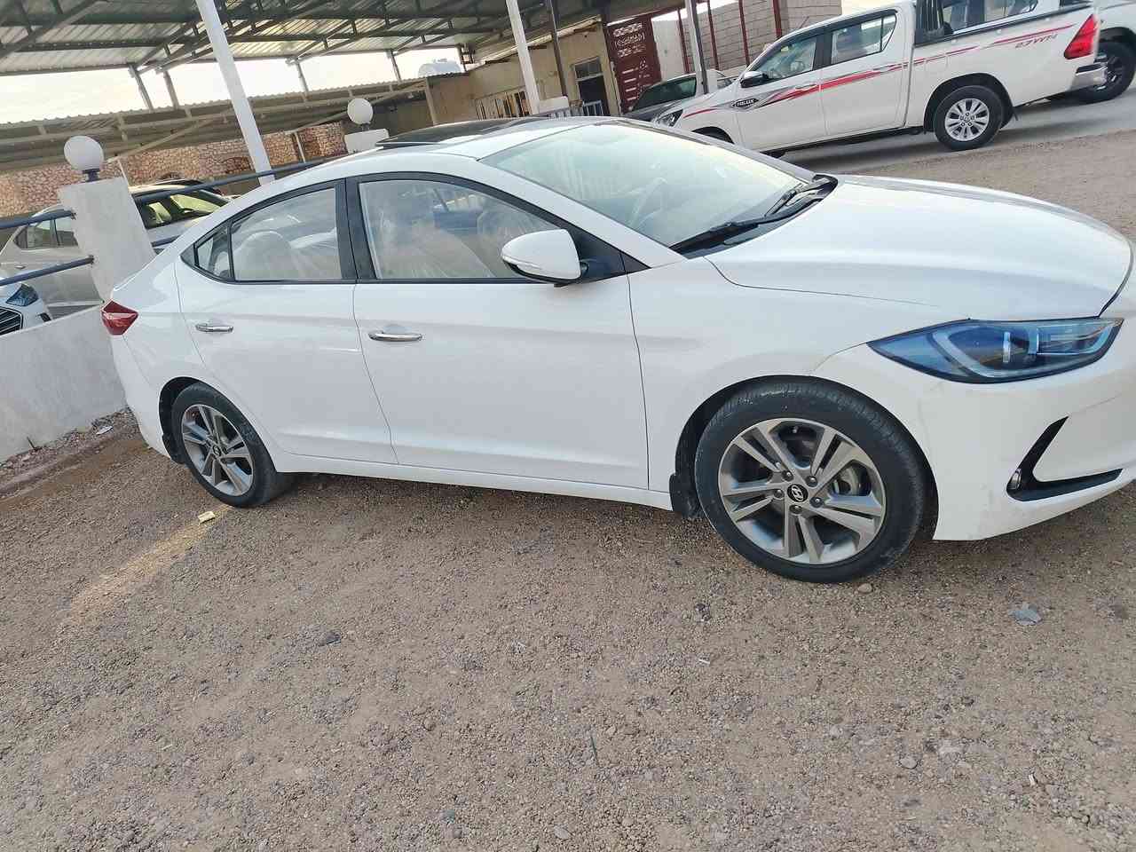 السلام عليكم ورحمة الله وبركاته
النتره مودي2018 خليجي 

كفاله عامه من الضربه والصبغ والشخط والرصعه كفاله عامه

 محرك 2000 

السياره فول موصفات فتحة سقف واحد ع واحد عدم البصمه 

ماشيه 180الف 

رقم شمالي سعر 155بيه مجال 

مكان السياره بغداد شارع فلطين 

معرفه تفاصيل اكثر اتصل ***********
