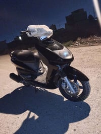 للبيع دراجه سكنس نثيه مزوده ٥٩ مكان الدوره السعر خاص الرقم 07700299664