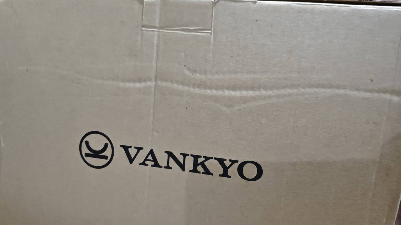داتا شو (بروجكتر) من نوع Vankyo Leisure 470 جهاز محمول ومصمم للسينما المنزلية.يتميز بدقة أصلية تبلغ 1280x720 بكسل ويدعم دقة 1080p لتجربة مشاهدة واضحة.يتضمن الجهاز Wi-Fi مدمج لسهولة الاتصال بالهواتف الذكية والأجهزة اللوحية، ويأتي بفتحات HDMI لتوصيل أجهزة الكمبيوتر والألعاب
65000


**إذا كنت صاحب هذا الإعلان وتريد حذفه لأي سبب، رجاءا أرسل رسالة إلى الدعم الفني**