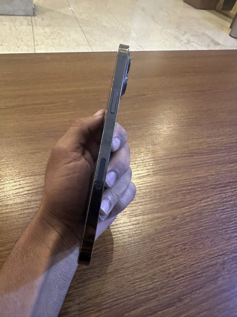 سلام عليكم ايفون 13 برو ماكس ذاكره 1تيره بطاريه 78 شاشه اصليه بيه فطر  مامبين بصوره موضح فقط كامره مبدل سعر 470(***********
