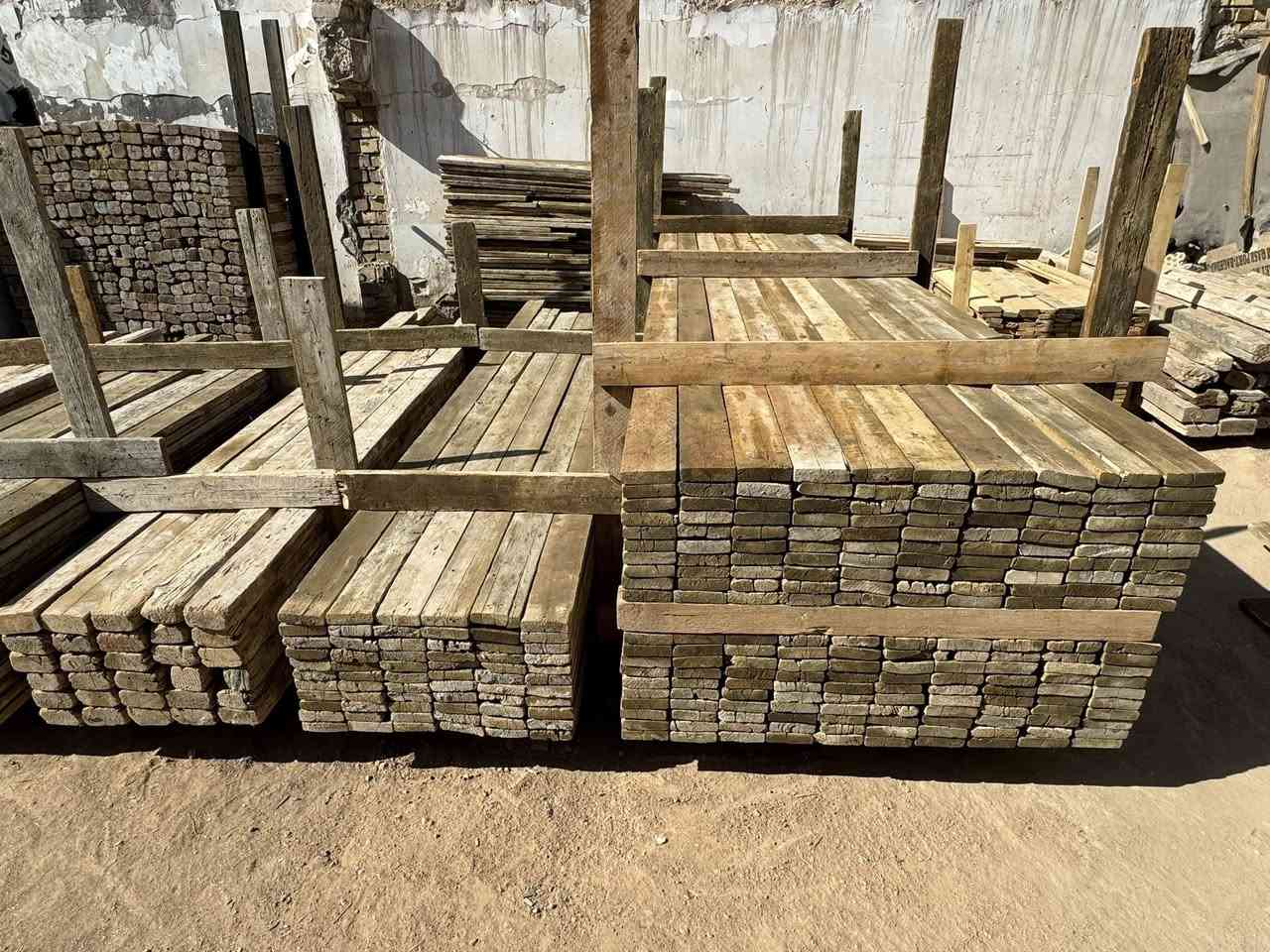 قالب خشب روسي انج تارس نظيف
العدد 7    مكعبات    للبيع

العنوان حله شارع 80 قرب مطعم ثابت 

الهاتف *********** - ***********
