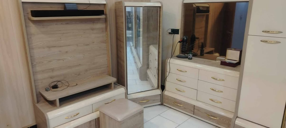 غرفه تركية
نظيفة اخت الجديد للبيع 
١١ قطعه مابيها اي ضرر
 للاستفسار الاتصال بالرقم او خاص
ميسان حي لإسكان  *********** بغداد, العراق
