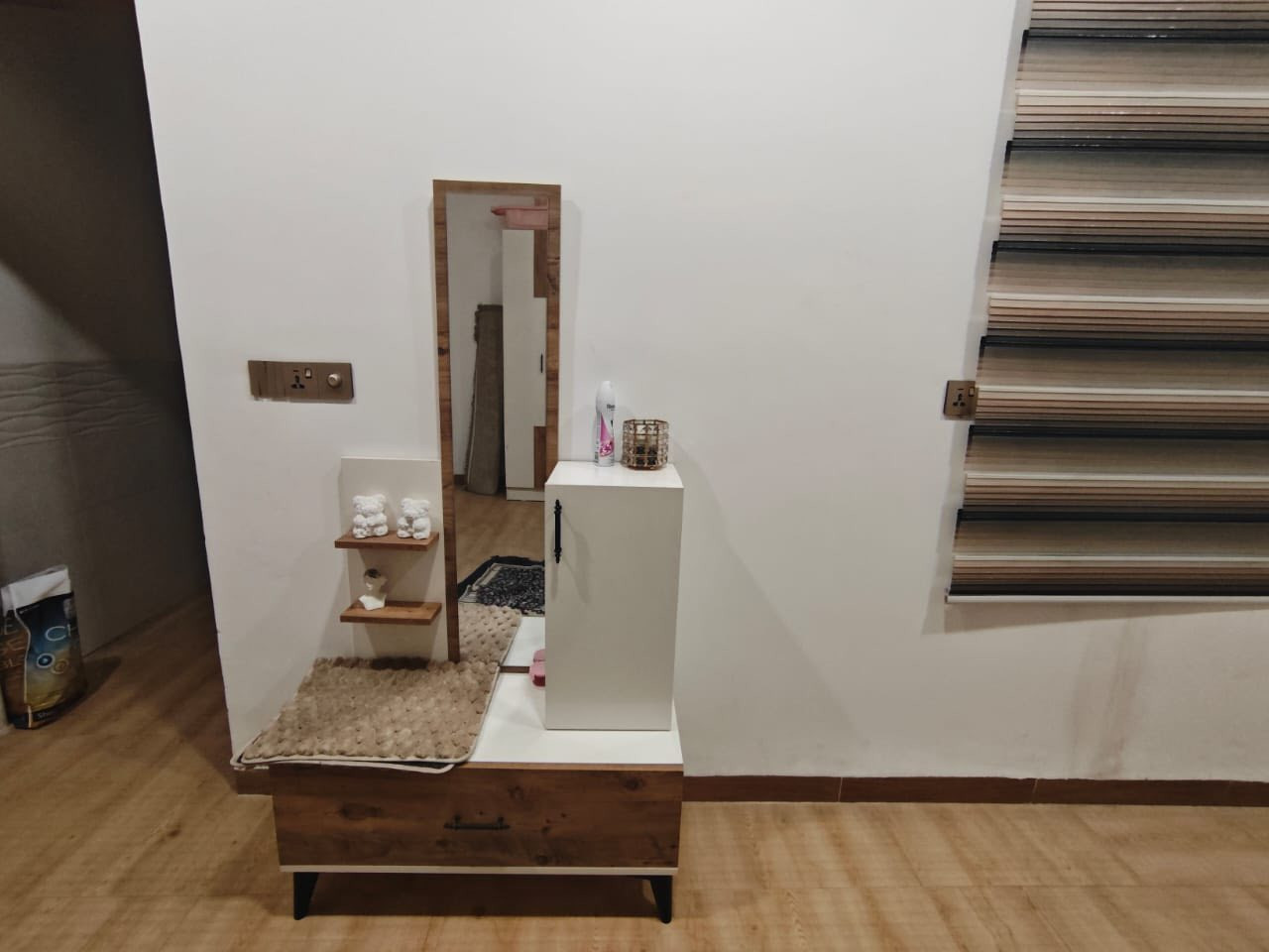 غرفة  نوم تركي مامستخدمه ابد فقط مشدودة ب 600 وبيها مجال


**إذا كنت صاحب هذا الإعلان وتريد حذفه لأي سبب، رجاءا أرسل رسالة إلى الدعم الفني**