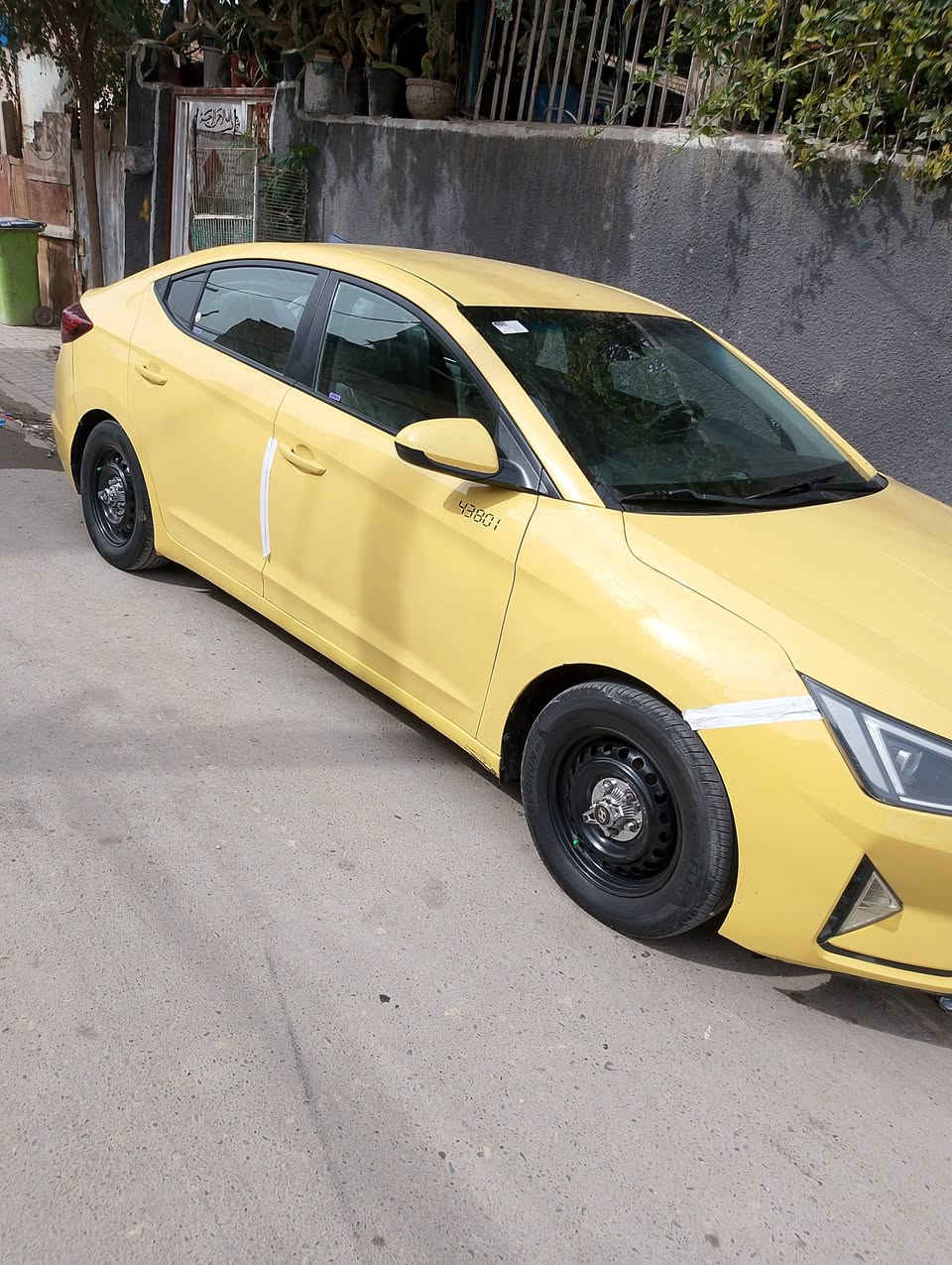 سلام وعليكم الانتر 20 مكينه كير صدر تايرات منضومه غاز 
منظومه بانزين عايدها كله قبل 5 تيام 
كير ايتي 
سياره حادثه موضح ب لمنشور 
مكاني بغداد المدينة 
السعر 125 وبيه مجال حك جيه
***********
سياره بسمي
