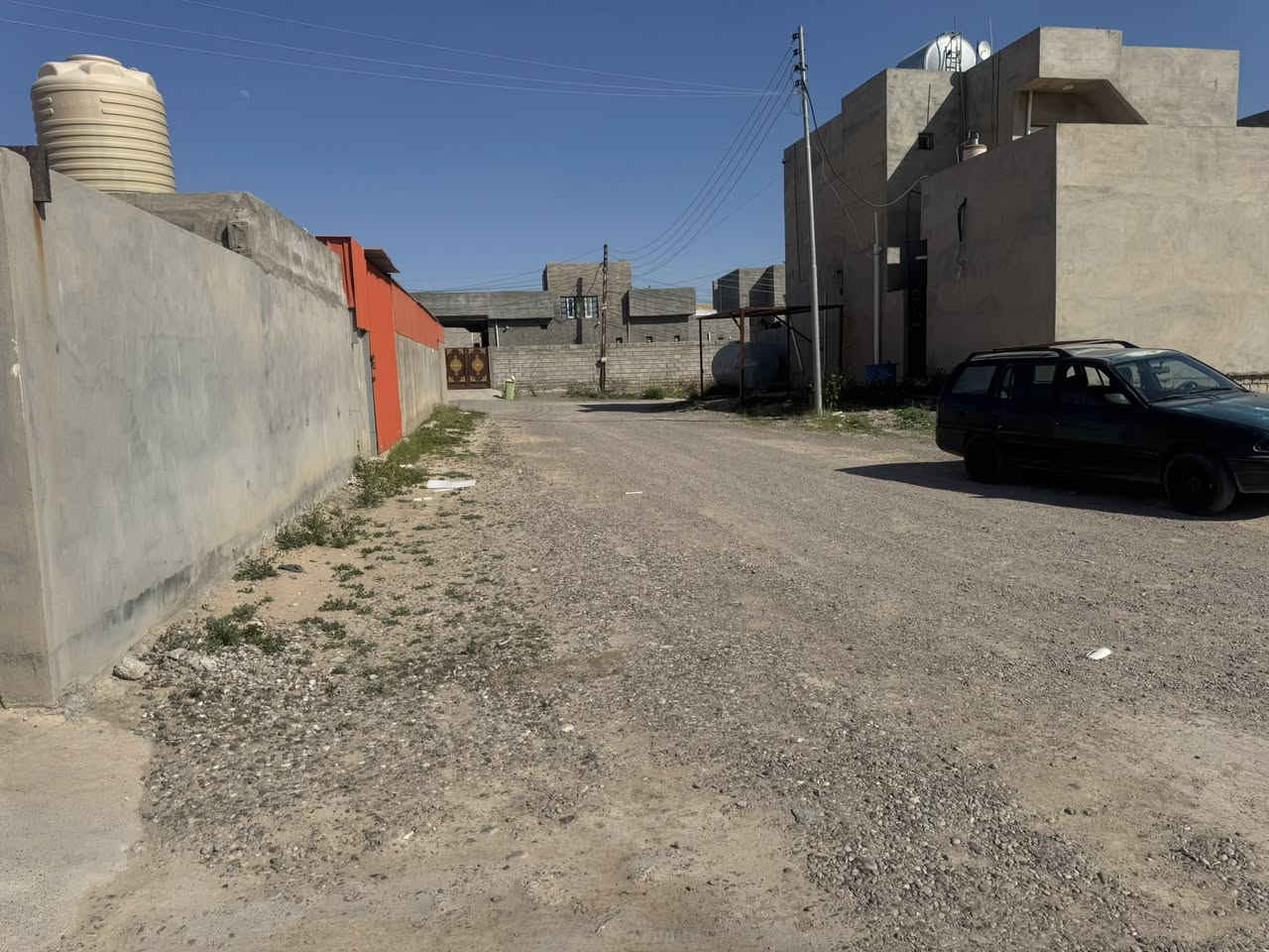 السلام عليكم قطعه ملك صرف المساحه 290 متر تبعد عن شارع 60 متر شارع القطعه 15 متر القطعه مسيجه بلوك مكان القطعه الجمعيه الثانيه العلم صلاح الدين الشراي يتصل سعر القطعه 30 مليون 
وحياكم الله ورمضان مبارك ***********
