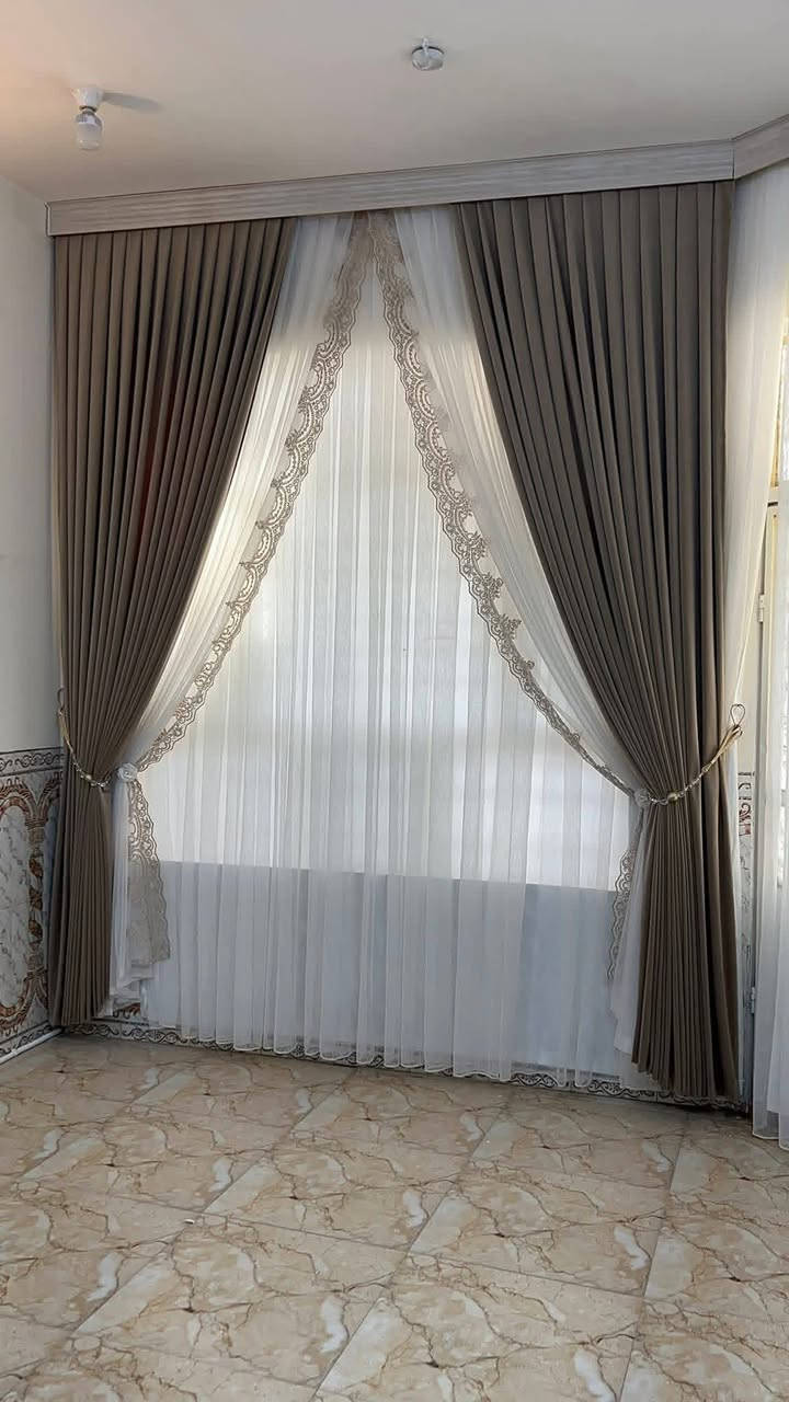 خياطة ستائر حسب القياس والموديل كامله مع سكة واكسسوارات وملحقات التثبيت  
تول تكسير مع  بطانه شانتون ثقيل يوجد خصم لتجهيز البيوت مع هدية ستائر المطبخ


**إذا كنت صاحب هذا الإعلان وتريد حذفه لأي سبب، رجاءا أرسل رسالة إلى الدعم الفني**