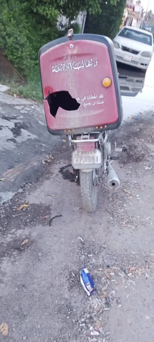 للبيع ايراني خمسه كير مكينه نضيفه وشغاله بس ابيع كوم حديد سعر 350وبي مجال بسيط مكانها بغداد بل دوره 
***********
